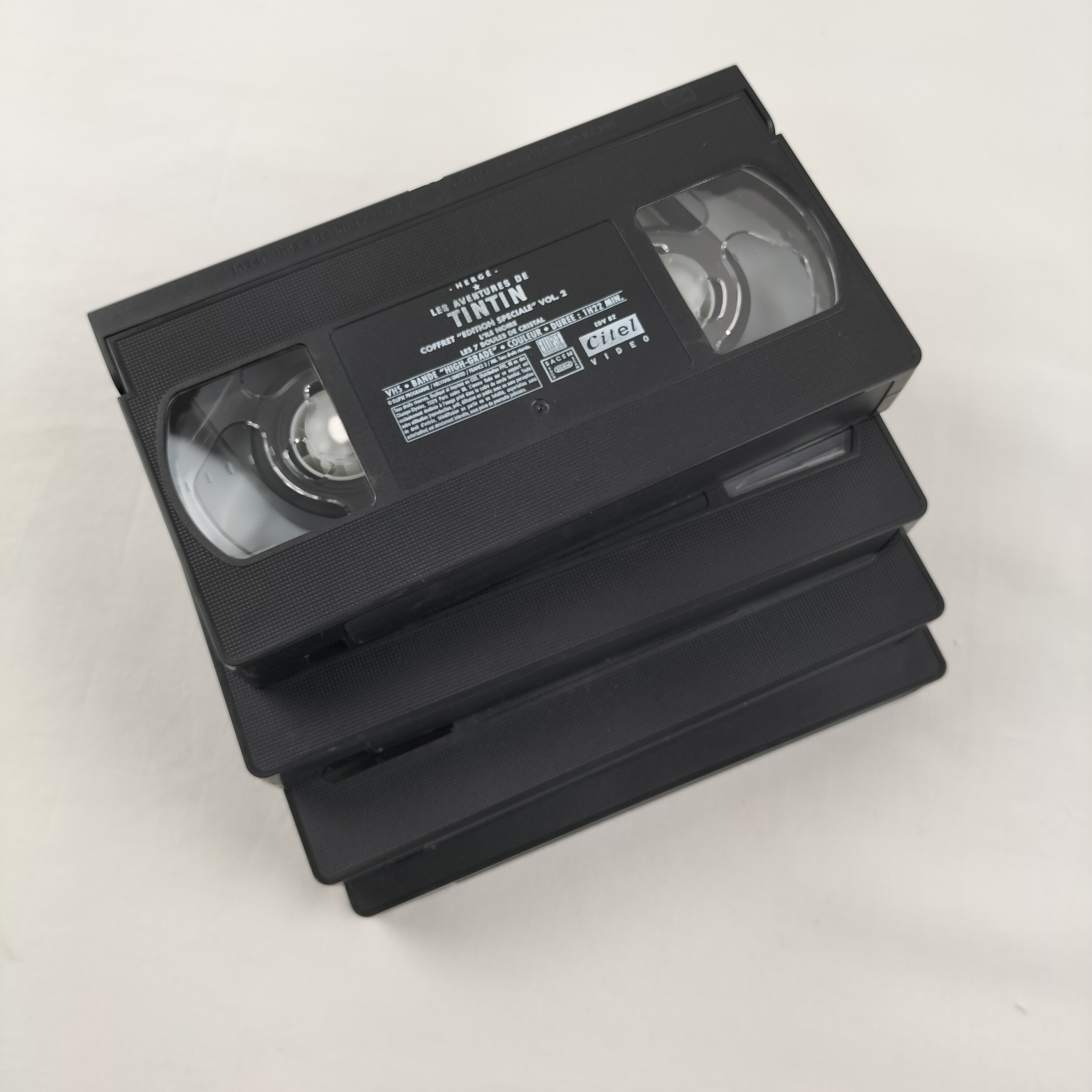 Voir photo 9 de Coffret Collector quatre VHS Tintin – 9 Aventures Cultes en Édition Coffret Collector quatre VHS Tintin – 9 Aventures Cultes en Édition Bon état - Vue 9 -