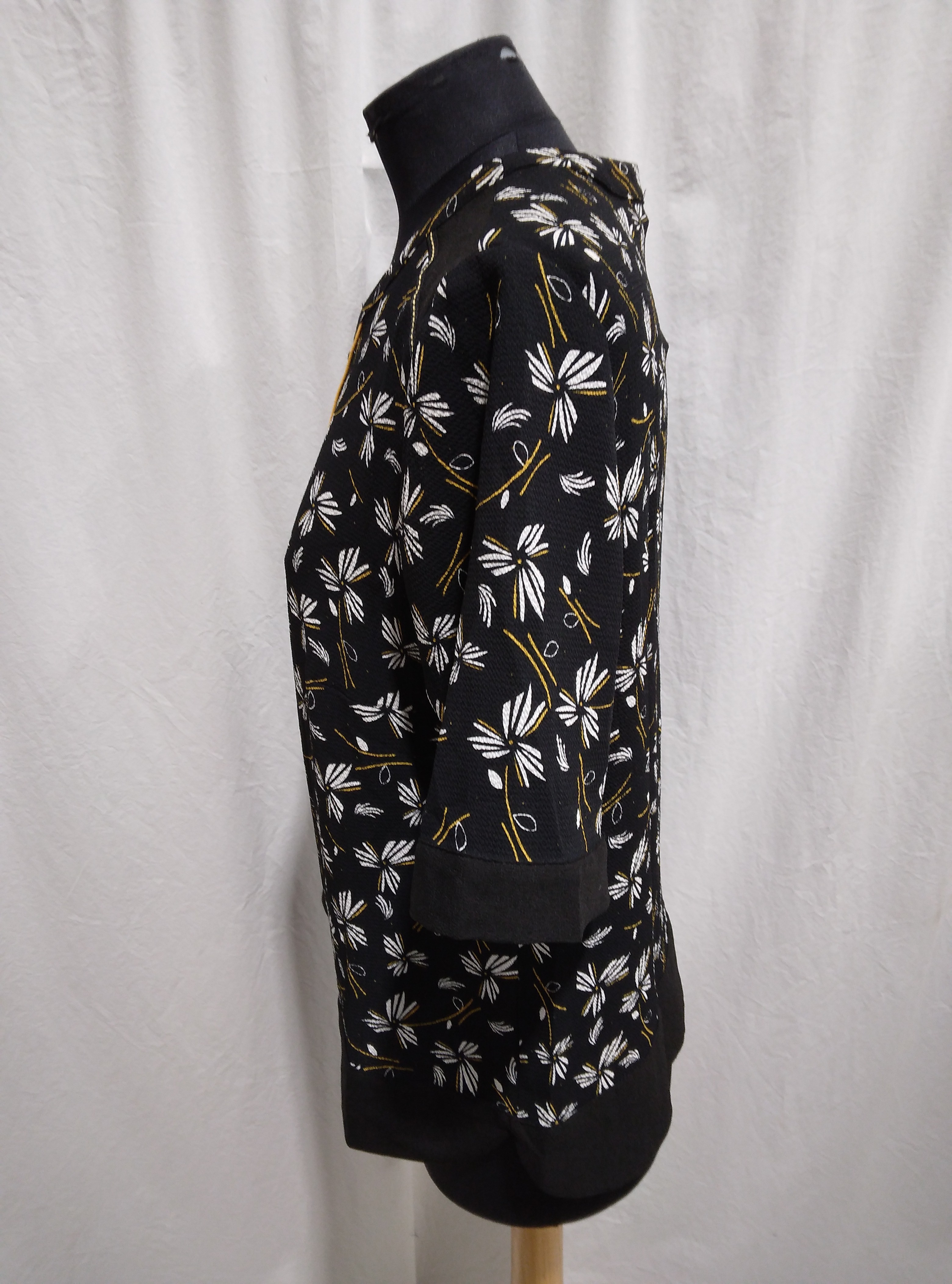 Blouse noire manches courtes, imprimée fleurs blanches, Christine Laure - 4 Comme neuf - Vue 2 - 