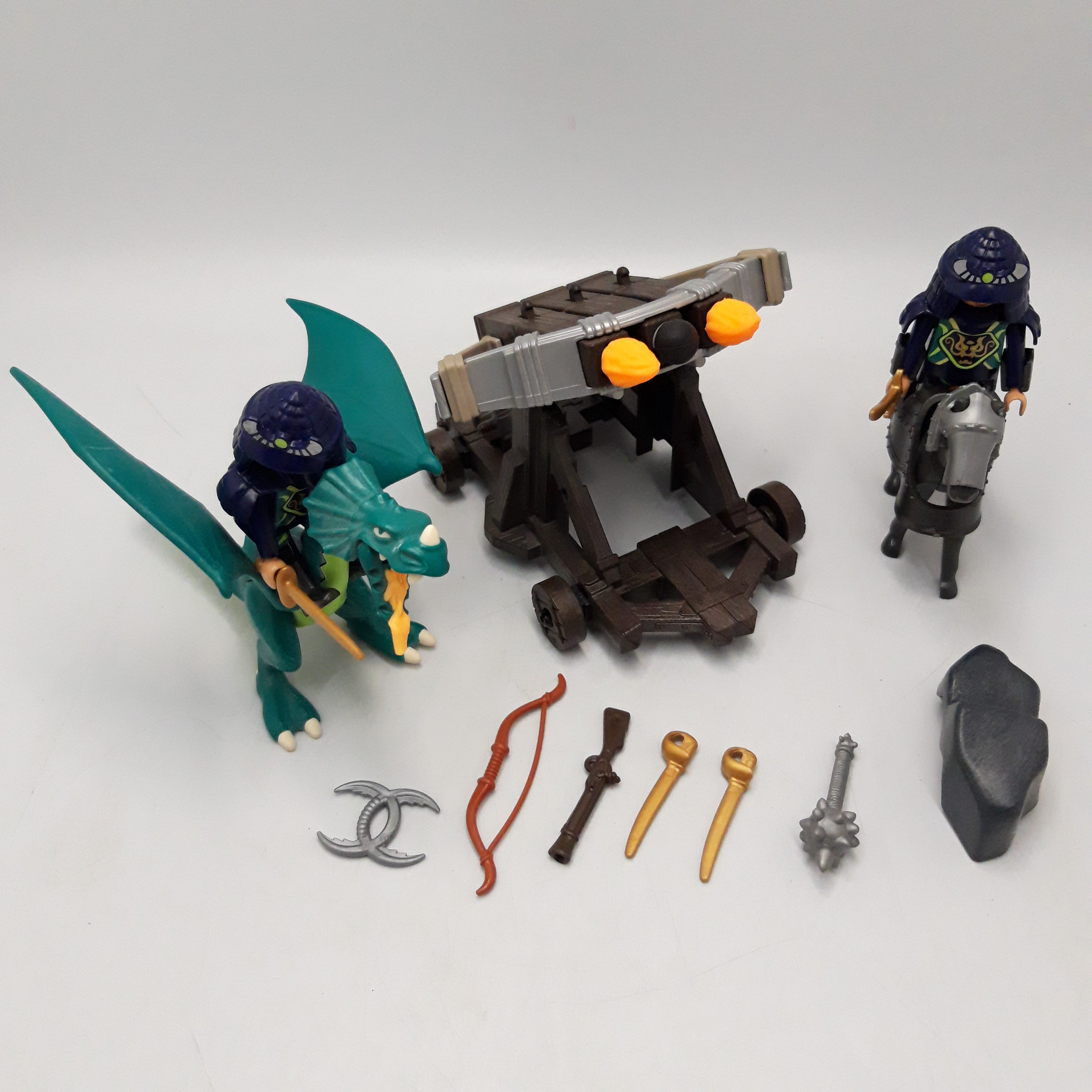 Voir photo 4 de Playmobil 'Chevaliers avec dragon', 14 pièces Playmobil 'Chevaliers avec dragon', 14 pièces Bon état - Vue 4 -