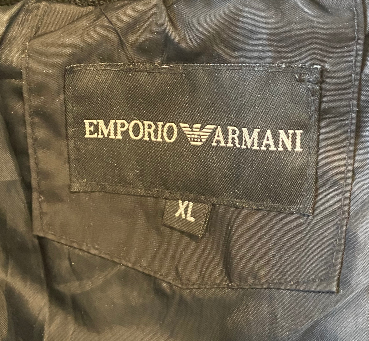 Voir photo 3 de Doudoune Emporio Armani T.XL Doudoune Emporio Armani T.XL Bon état - Vue 3 -