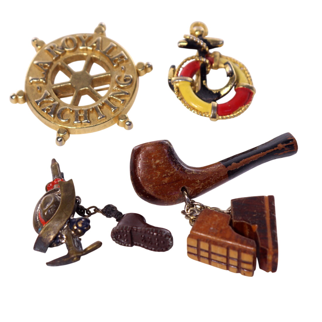 Broches yachting et montagne Bon état -  reconditionné disponible sur Label Emmaüs