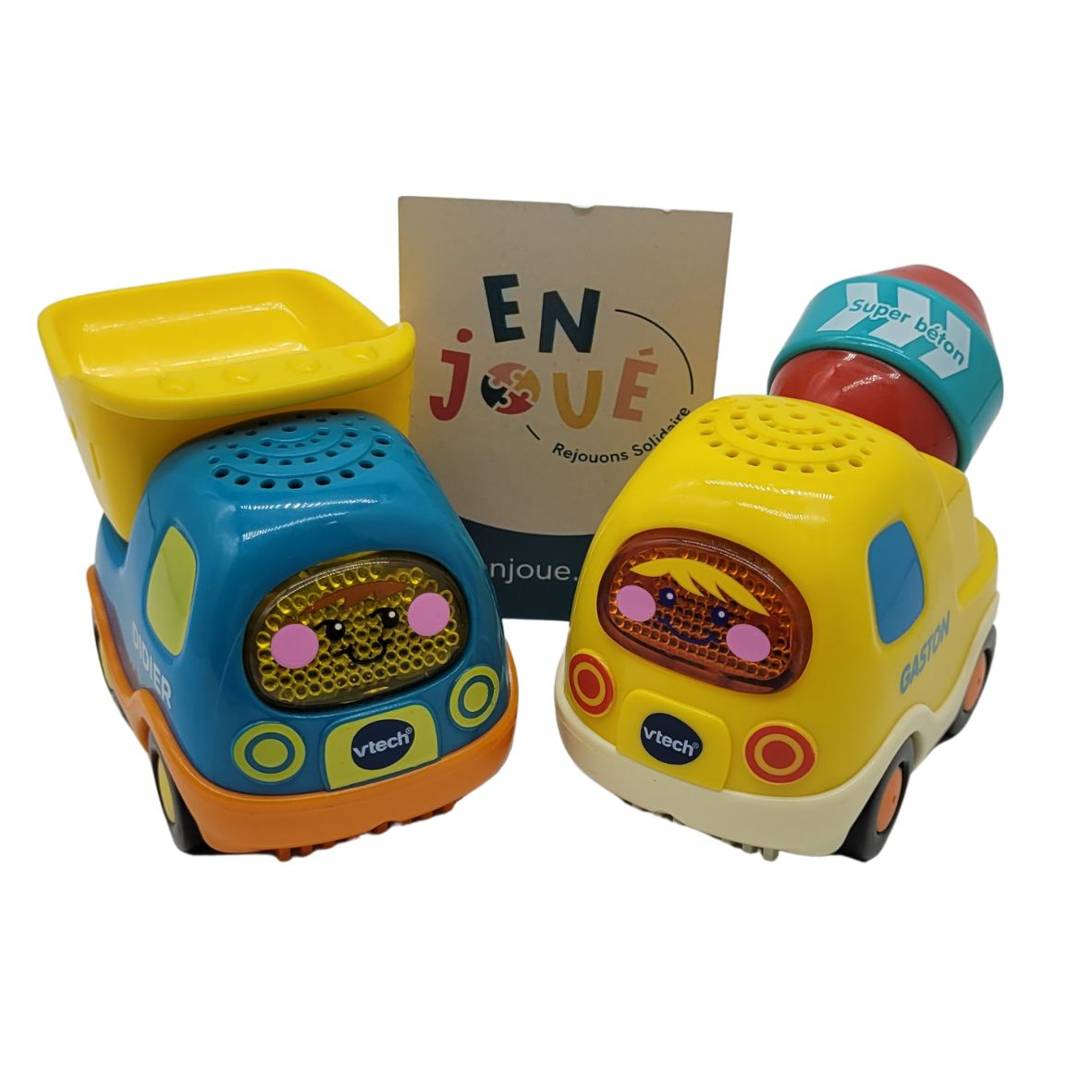 Voir photo 3 de Lot de 2 véhicules - Tut Tut bolides Didier Super chantier & Gaston super béton - Vtech - Dès 12 mois. Lot de 2 véhicules - Tut Tut bolides Didier Super chantier & Gaston super béton - Vtech - Dès 12 mois. Bon état - Vue 3 -