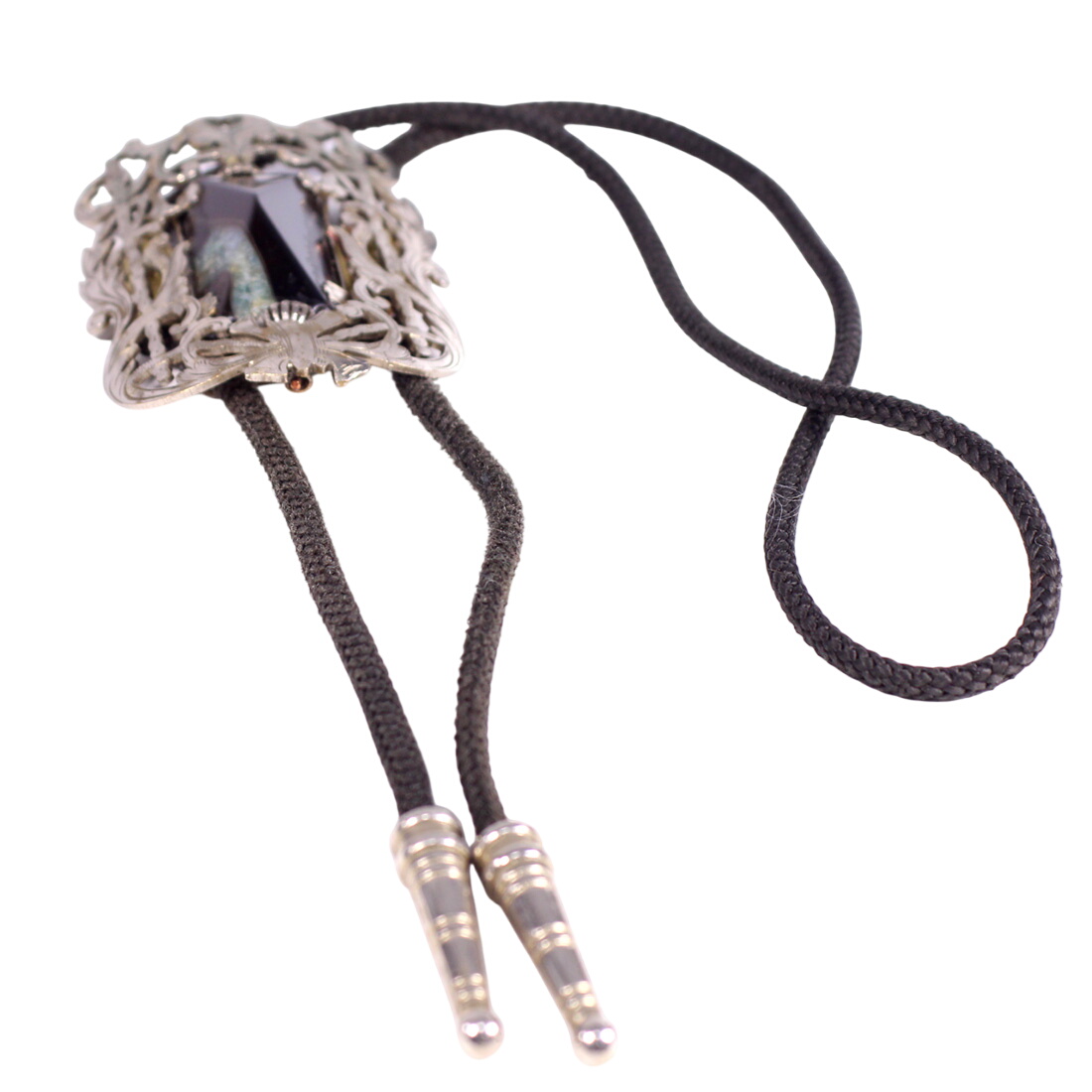 Acheter Cravate texane metal ciselé et pierre Bon état - 25,00 € Cravate texane metal ciselé et pierre Bon état - reconditionné disponible sur Label Emmaüs
