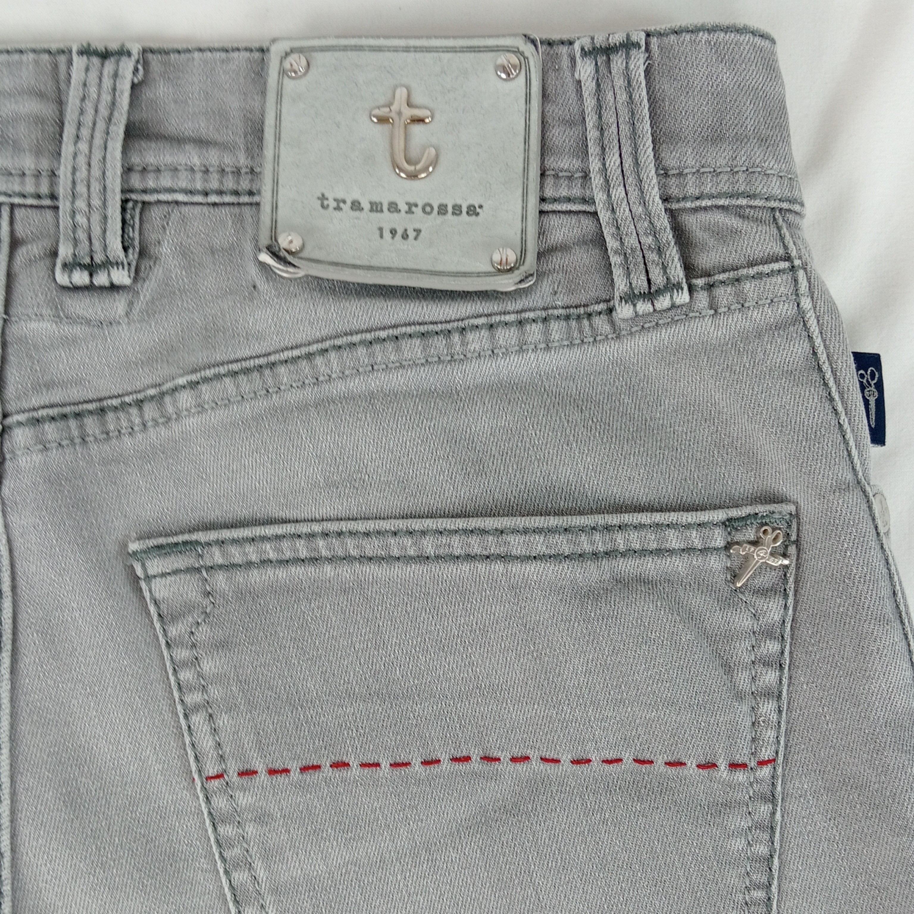 Jean italien- homme - marque tramarossa - coupe longue - couleur gris - taille M - US 30/ FR 40 Très bon état - Vue 7 - 