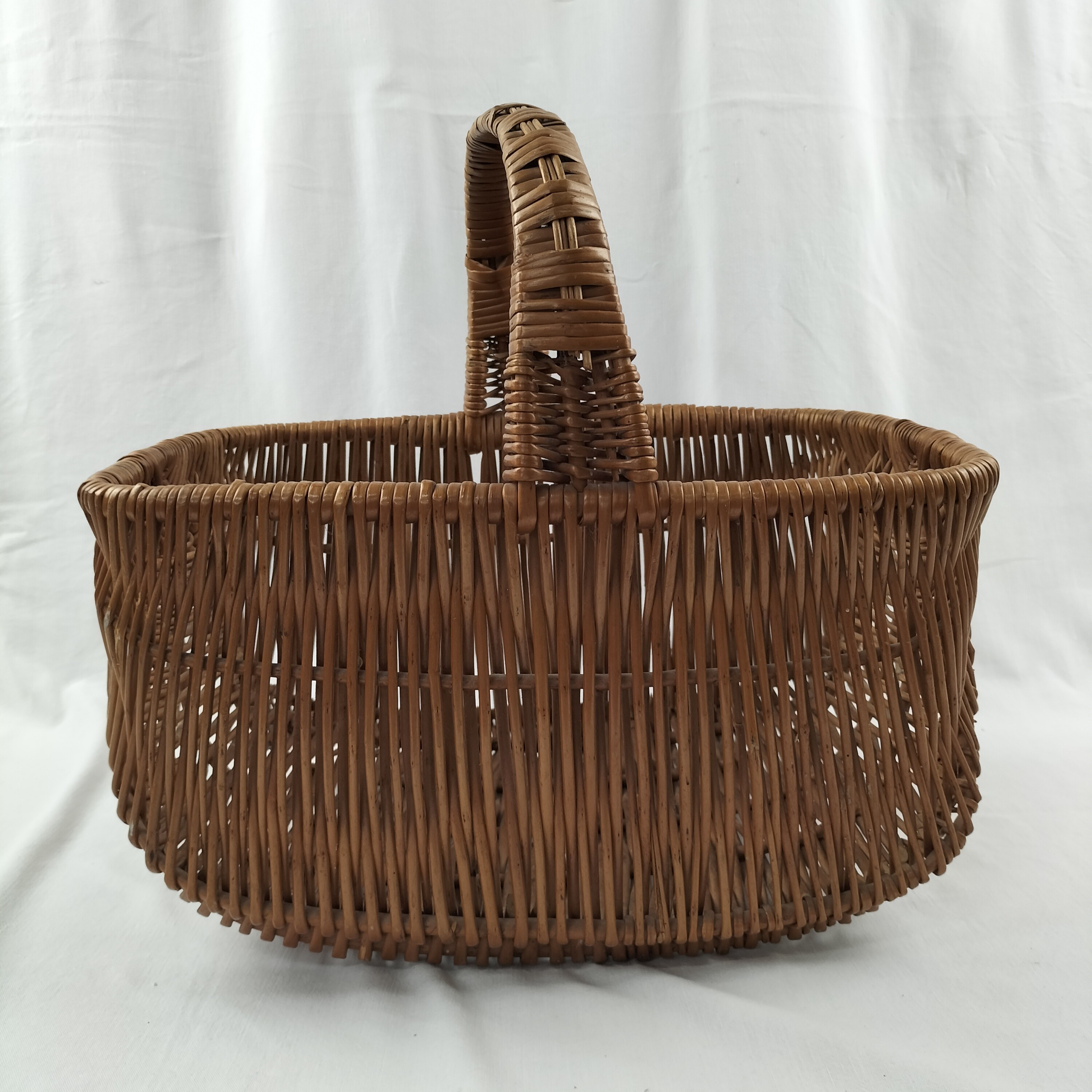 Panier vintage en osier rectangulaire - Photo 1