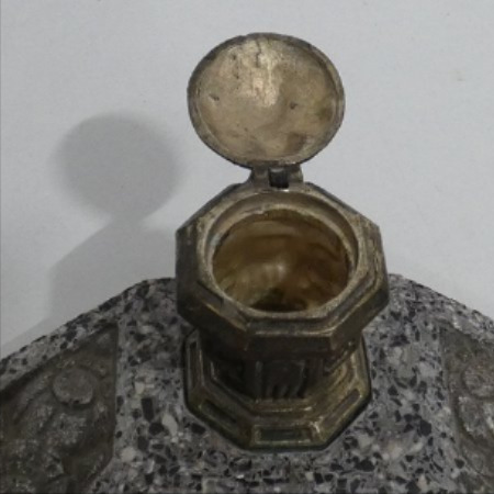 Joli encrier ancien en laiton - Bon état - Photo 3