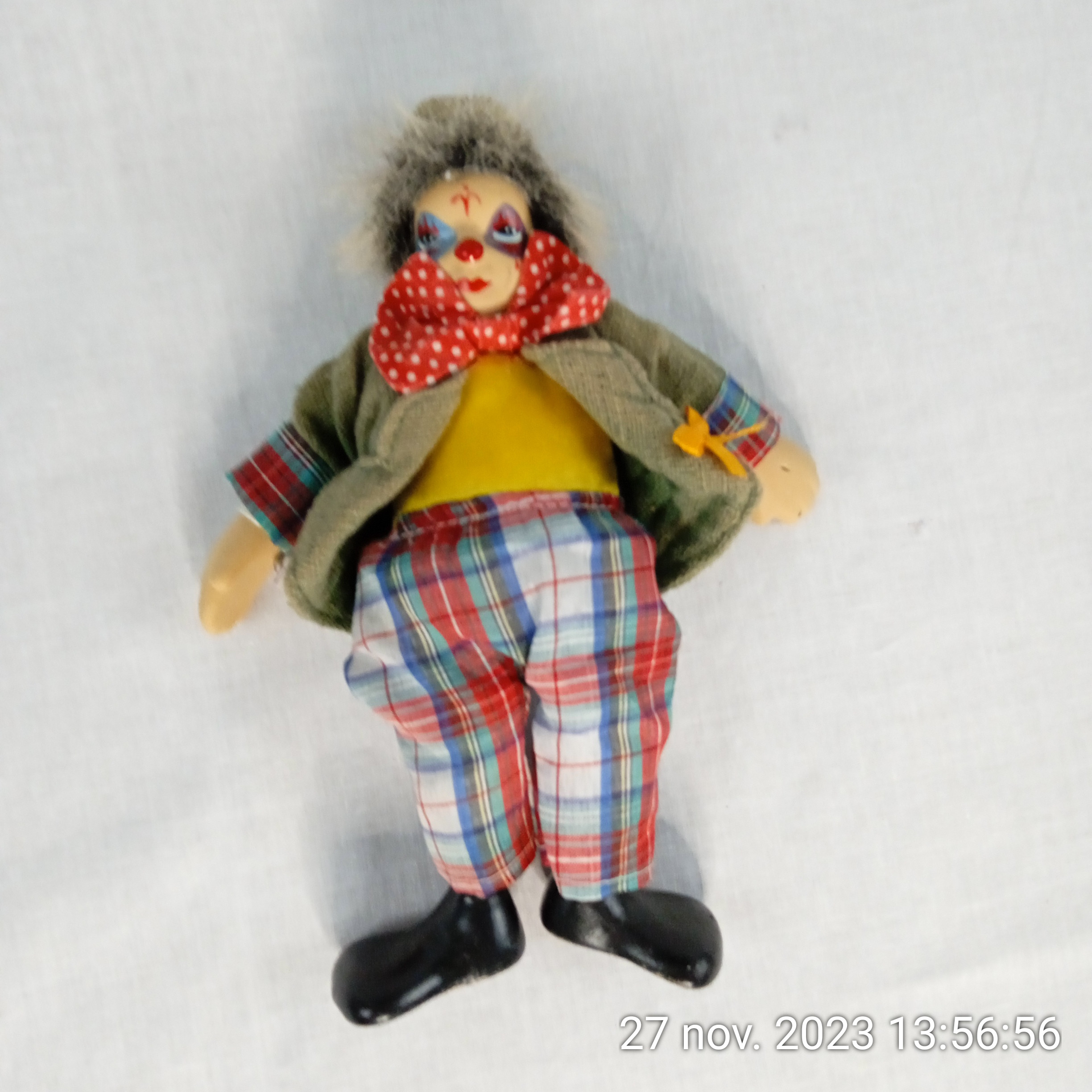 Yves Rocher poupe Clown en porcelaine et tissu - Photo 0