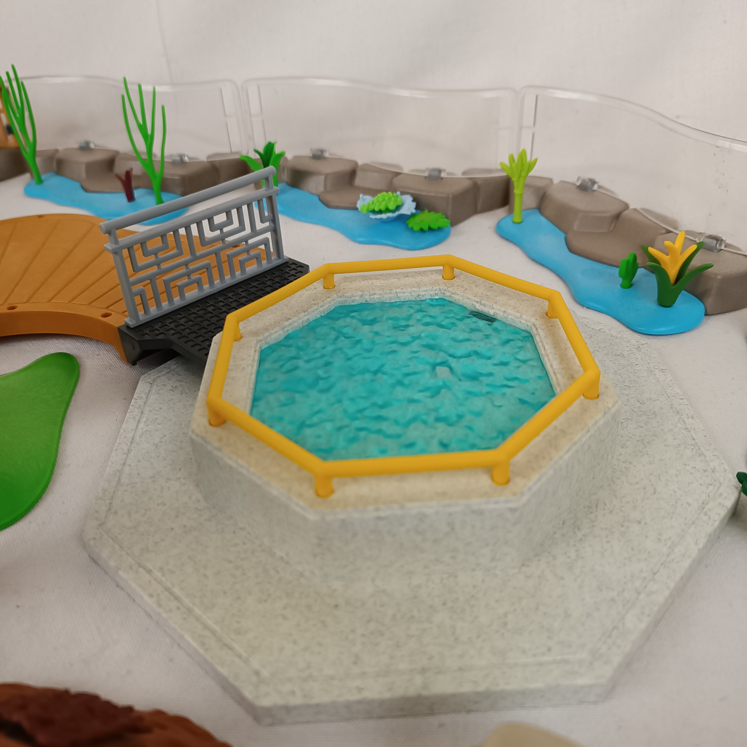 Ensemble Playmobil Zoo, Parc animalier et autres extensions : 175 animaux, 24 personnages Bon état - Vue 23 - 