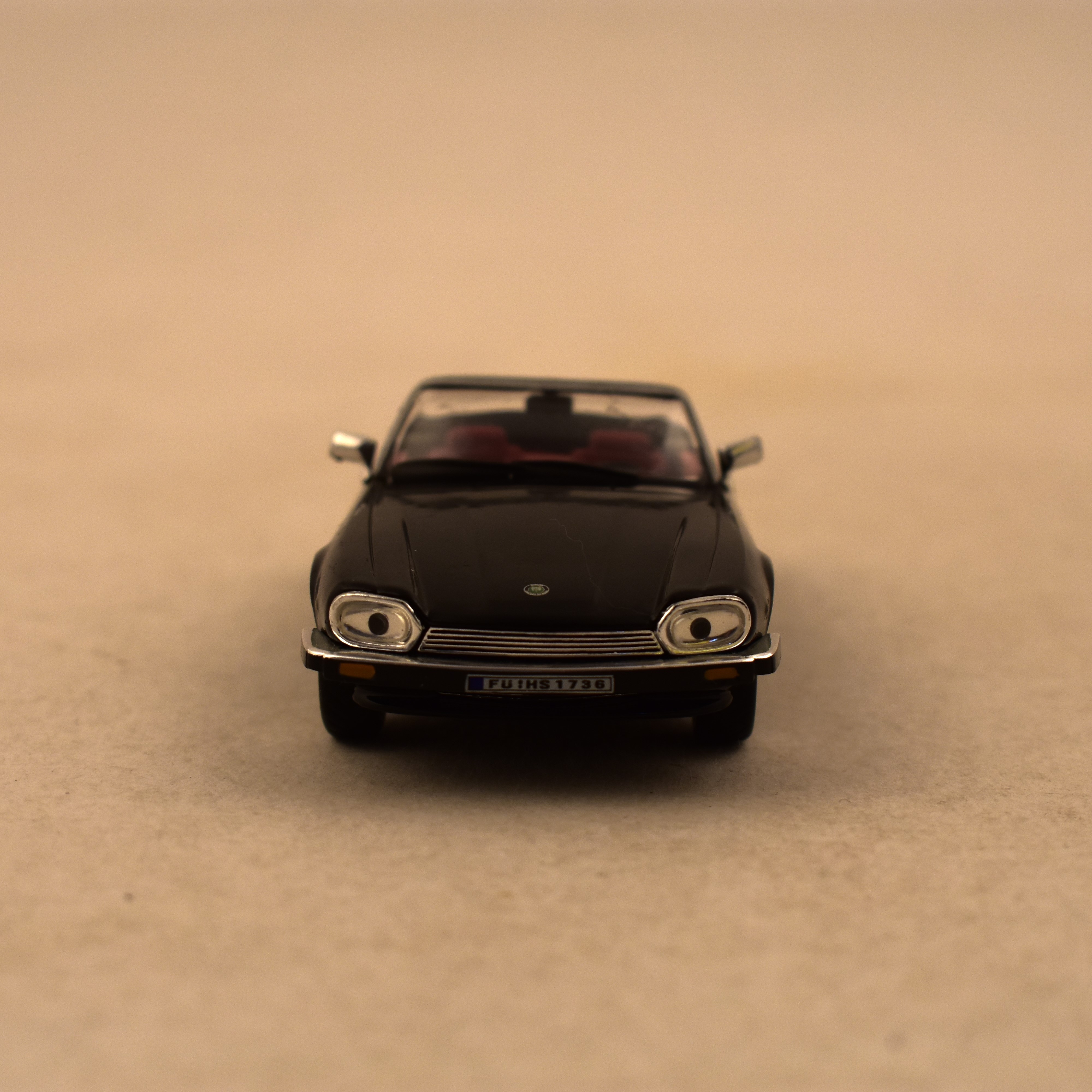 Solido 1/43 180 Jaguar XJS 1990  - Vue 5 - 