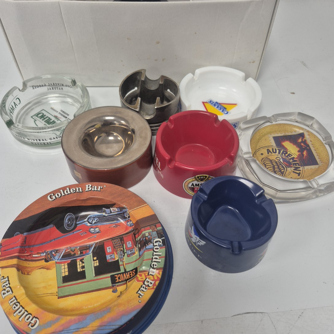 Lot de cendriers divers verre et plastique ou métal Bon état - Vue 2 - 