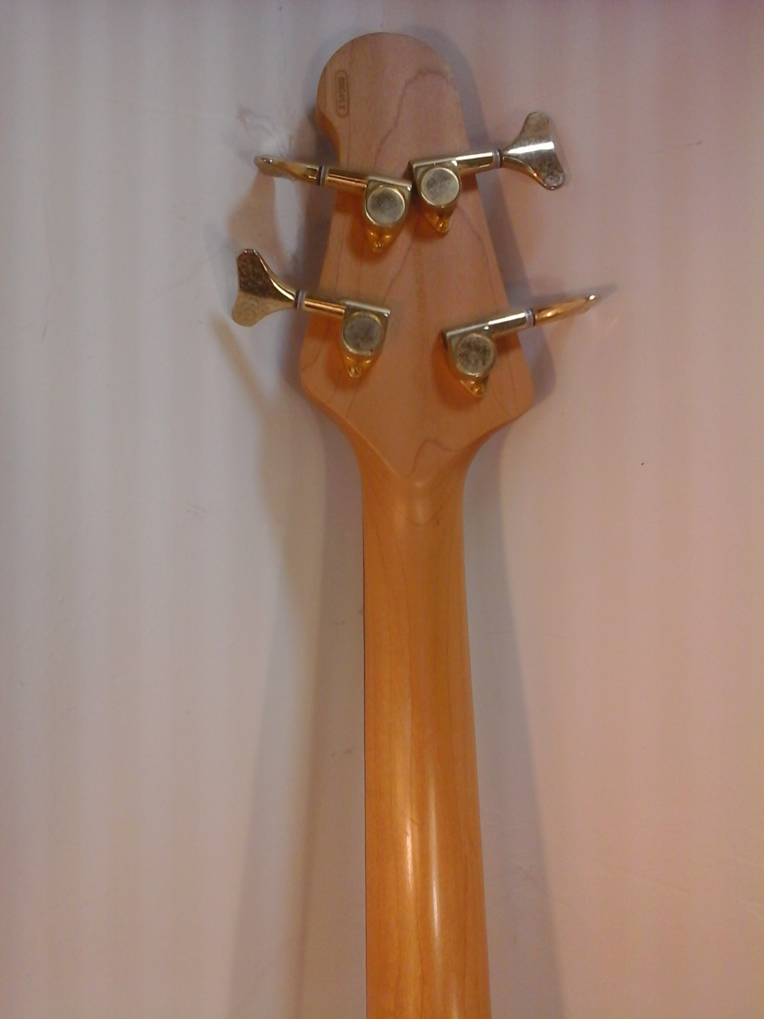 Voir photo 7 de Basse électrique Yamaha 4 cordes sunburst Basse électrique Yamaha 4 cordes sunburst Très bon état - Vue 7 -