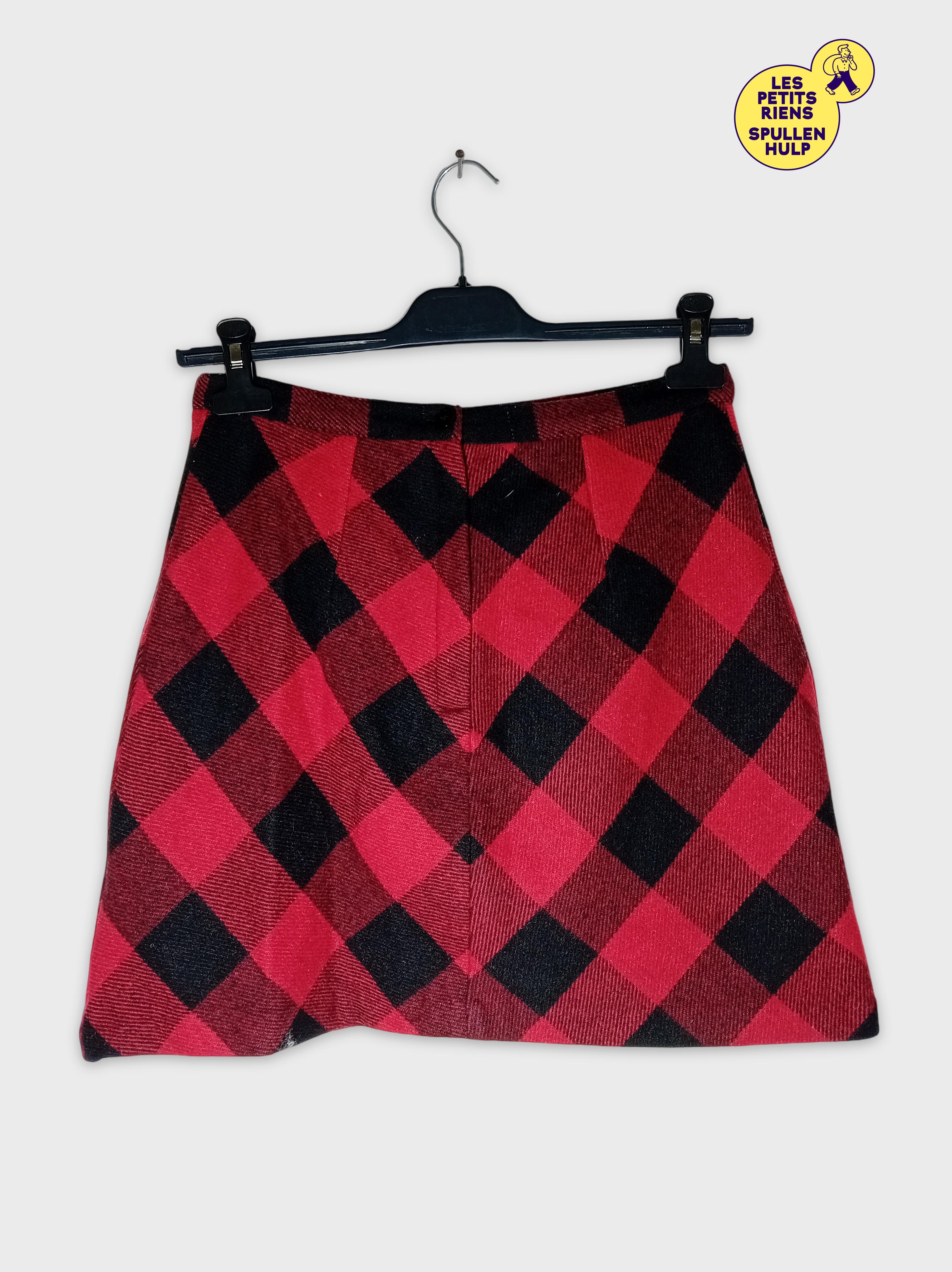 Acheter Jupe Superdry Sartorial À Carreaux Rouge Et Noir S (T3594) Très bon état - 12,00 € Jupe Superdry Sartorial À Carreaux Rouge Et Noir S (T3594) Très bon état - reconditionné disponible sur Label Emmaüs