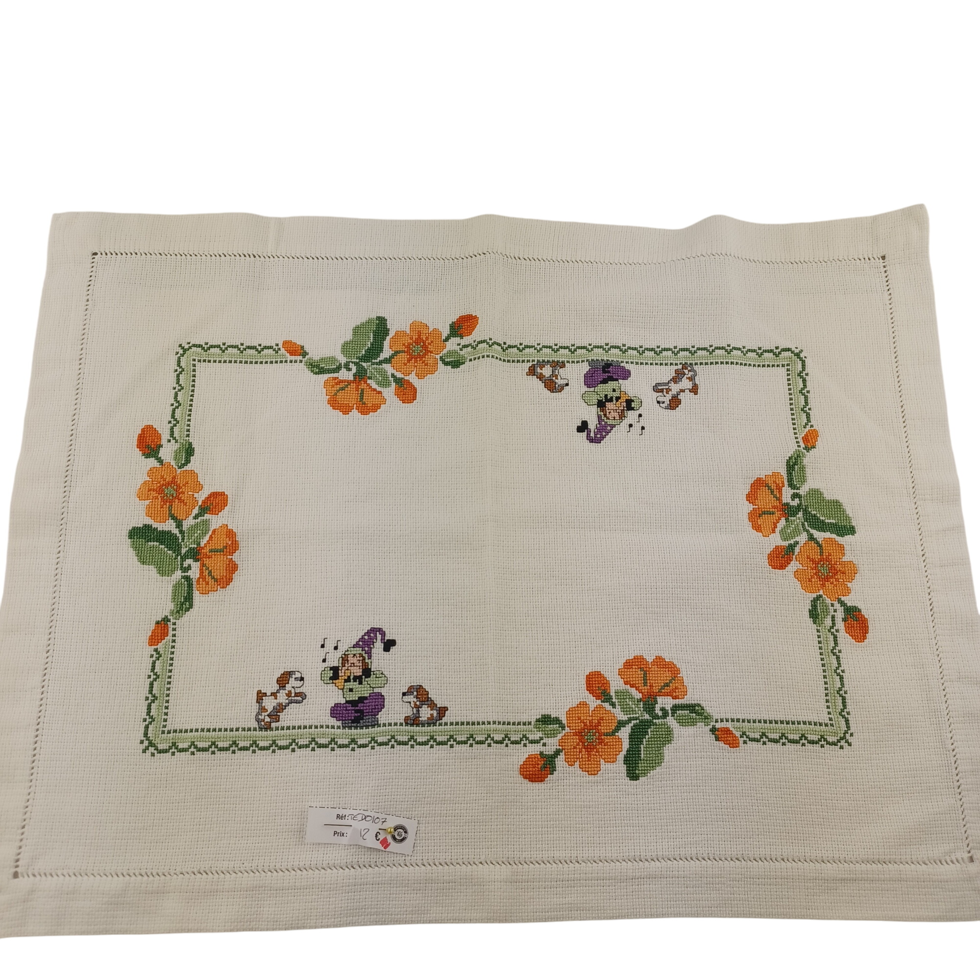 Serviette brodée main en Point de croix & ajouré de 55 x 43 cm Très bon état -  reconditionné disponible sur Label Emmaüs