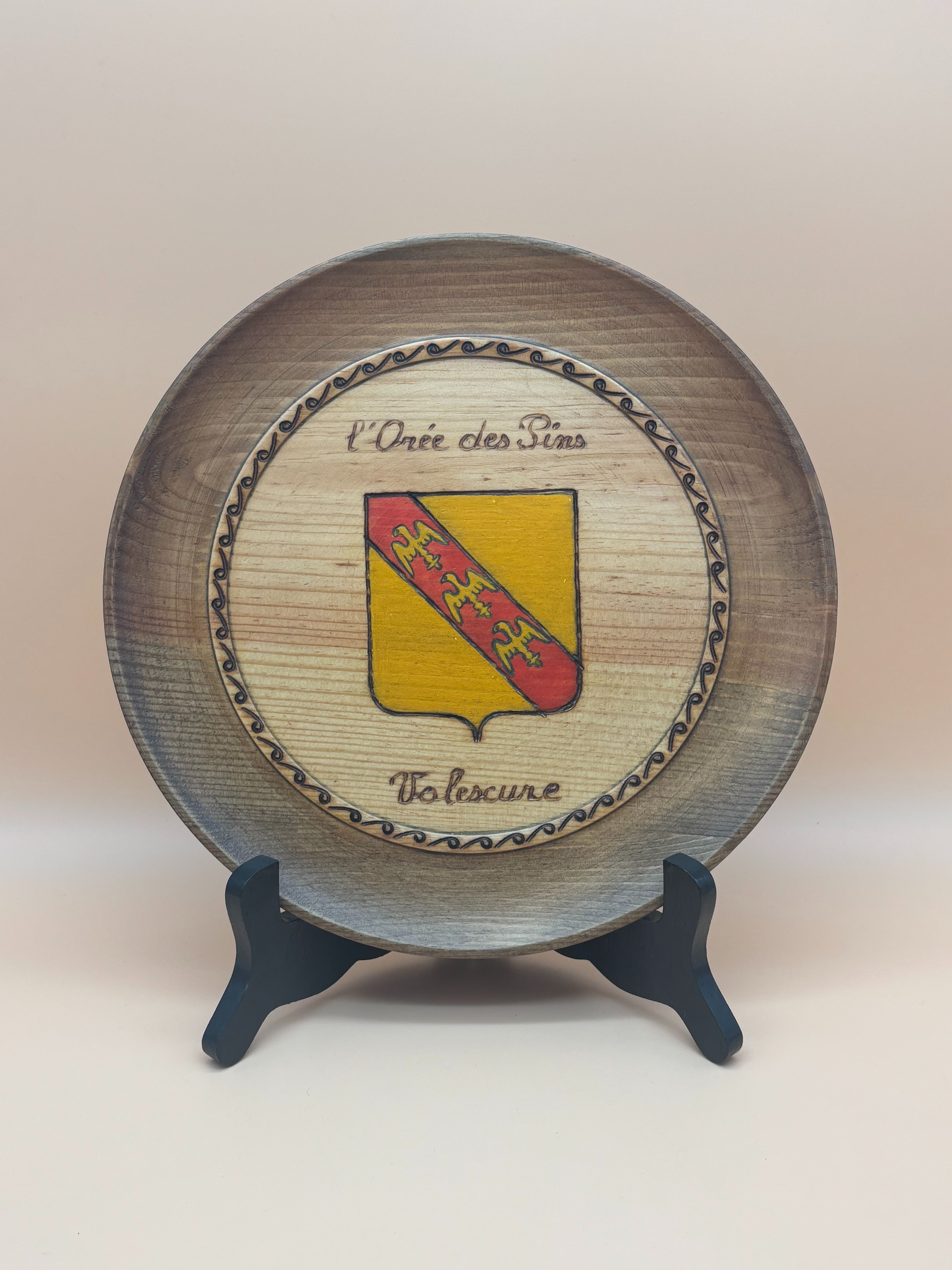 Lot de 6 assiettes en bois aux motifs de Valescure - Photo 1