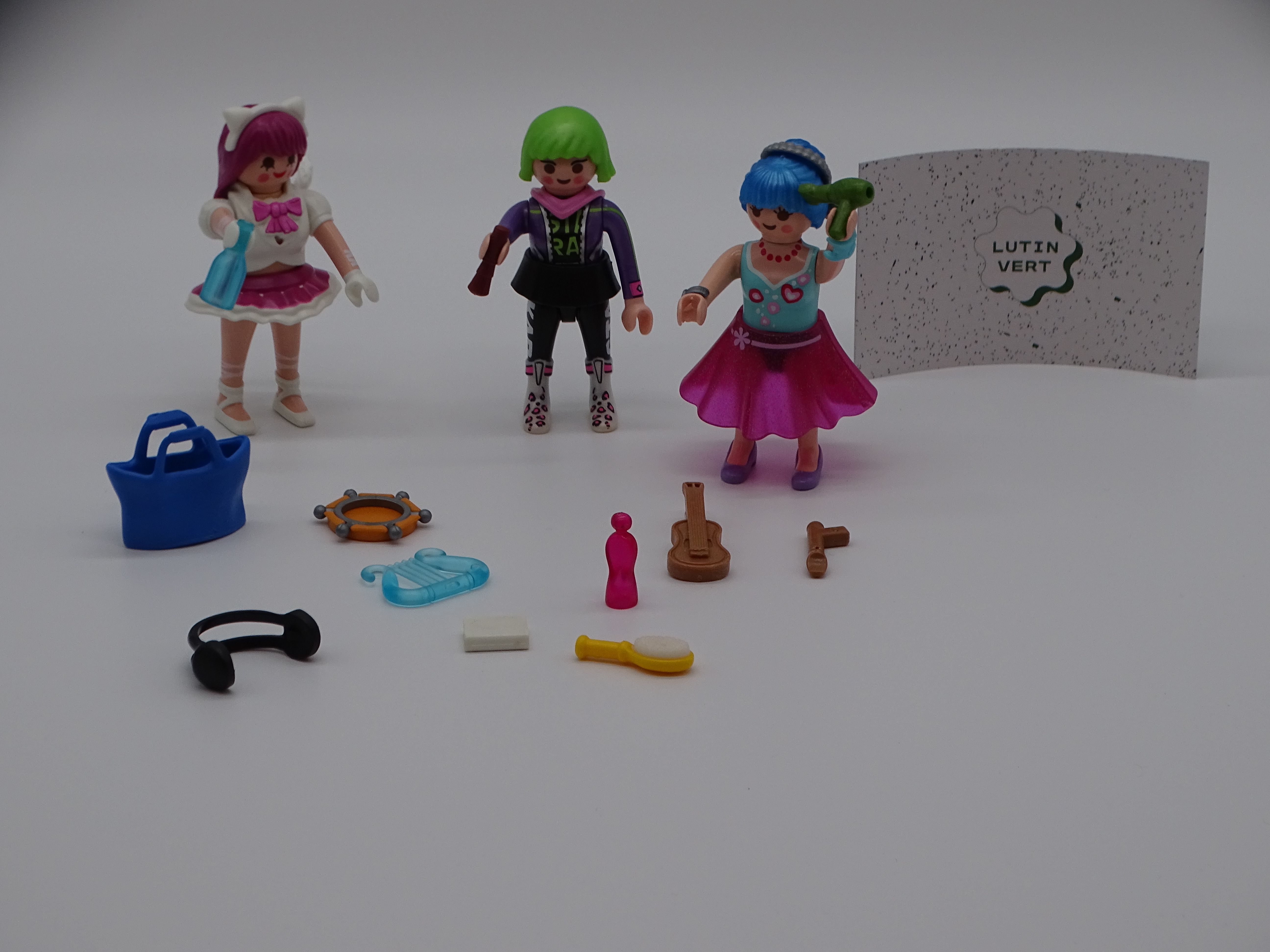 Voir photo 2 de Playmobil pièce unique « le groupe de K-pop » d'occasion PLAYMOBIL - Dès 4 ans | Ref 13127 Playmobil pièce unique « le groupe de K-pop » d'occasion PLAYMOBIL - Dès 4 ans | Ref 13127 Très bon état - Vue 2 -