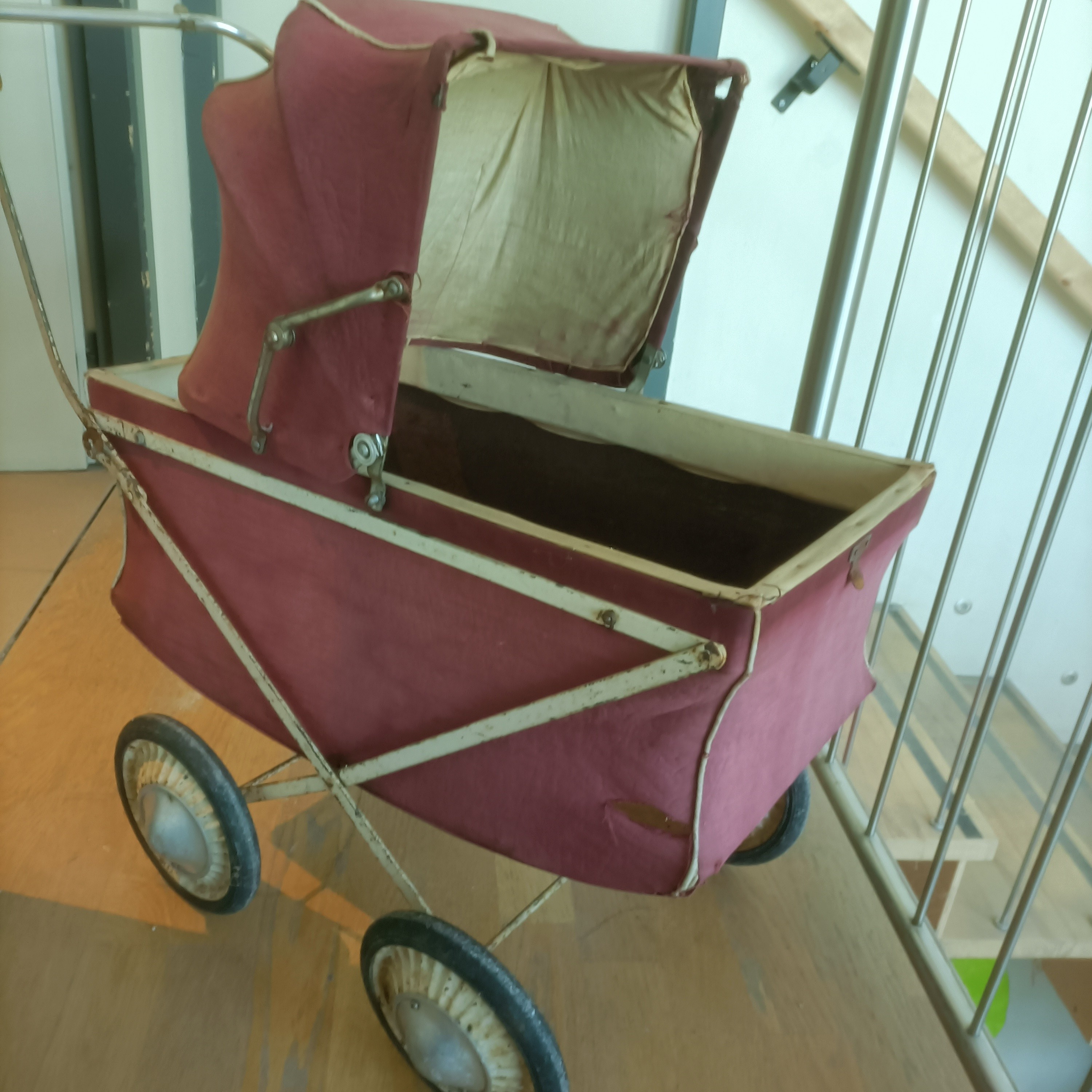 Landau pour poupée de 1950 État correct - Vue 4 - 