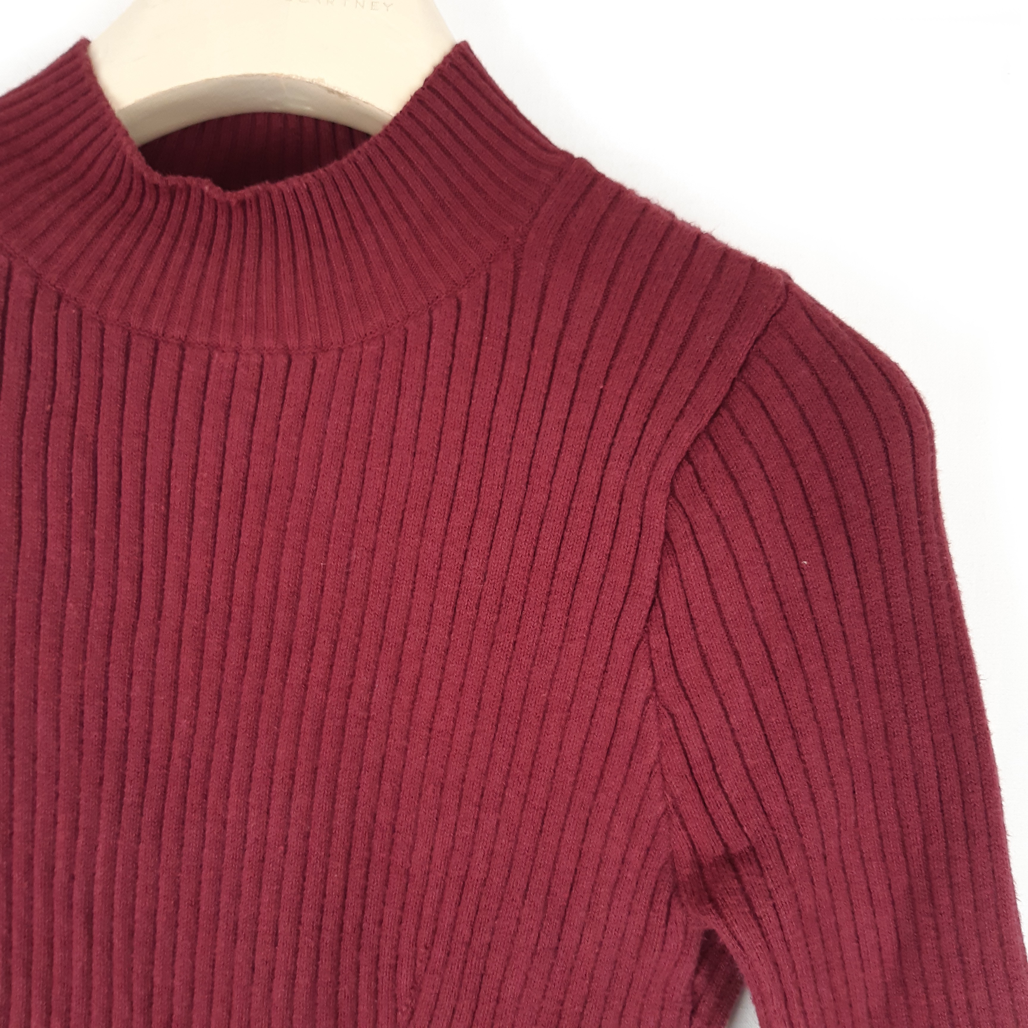 Voir photo 2 de Hollister - Robe pull bordeaux maille côtelée - Taille M mesures Carrure=32 Poitrine= 36 cm Hanches= 26 cm Bassin= 28 Hollister - Robe pull bordeaux maille côtelée - Taille M mesures Carrure=32 Poitrine= 36 cm Hanches= 26 cm Bassin= 28 Très bon état - Vue 2 -