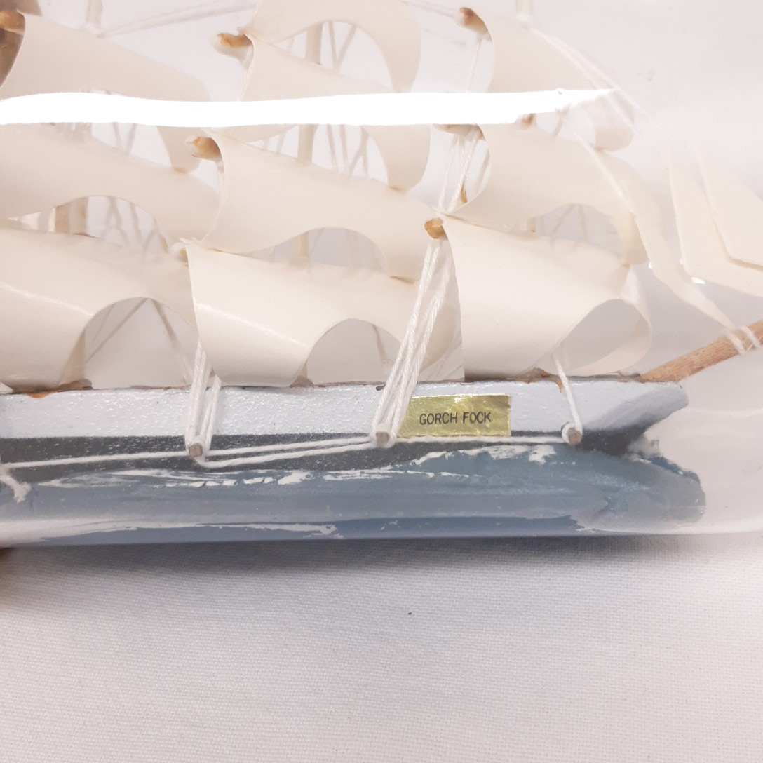 Bateau en bois Gorch Fock en bouteille - Photo 3