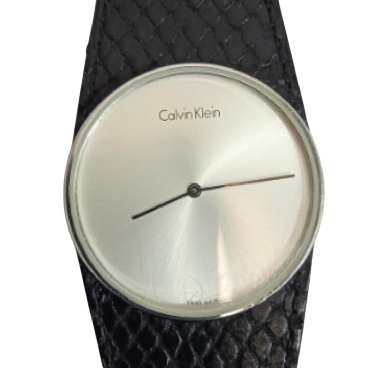 Acheter Montre quartz femme "Calvin Klein" d'occasion État correct - 22,00 € Montre quartz femme "Calvin Klein" d'occasion État correct - reconditionné disponible sur Label Emmaüs
