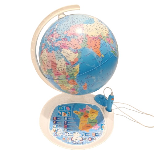 Acheter Globe terrestre avec activités parlante État correct - 10,00 € Globe terrestre avec activités parlante État correct - reconditionné disponible sur Label Emmaüs
