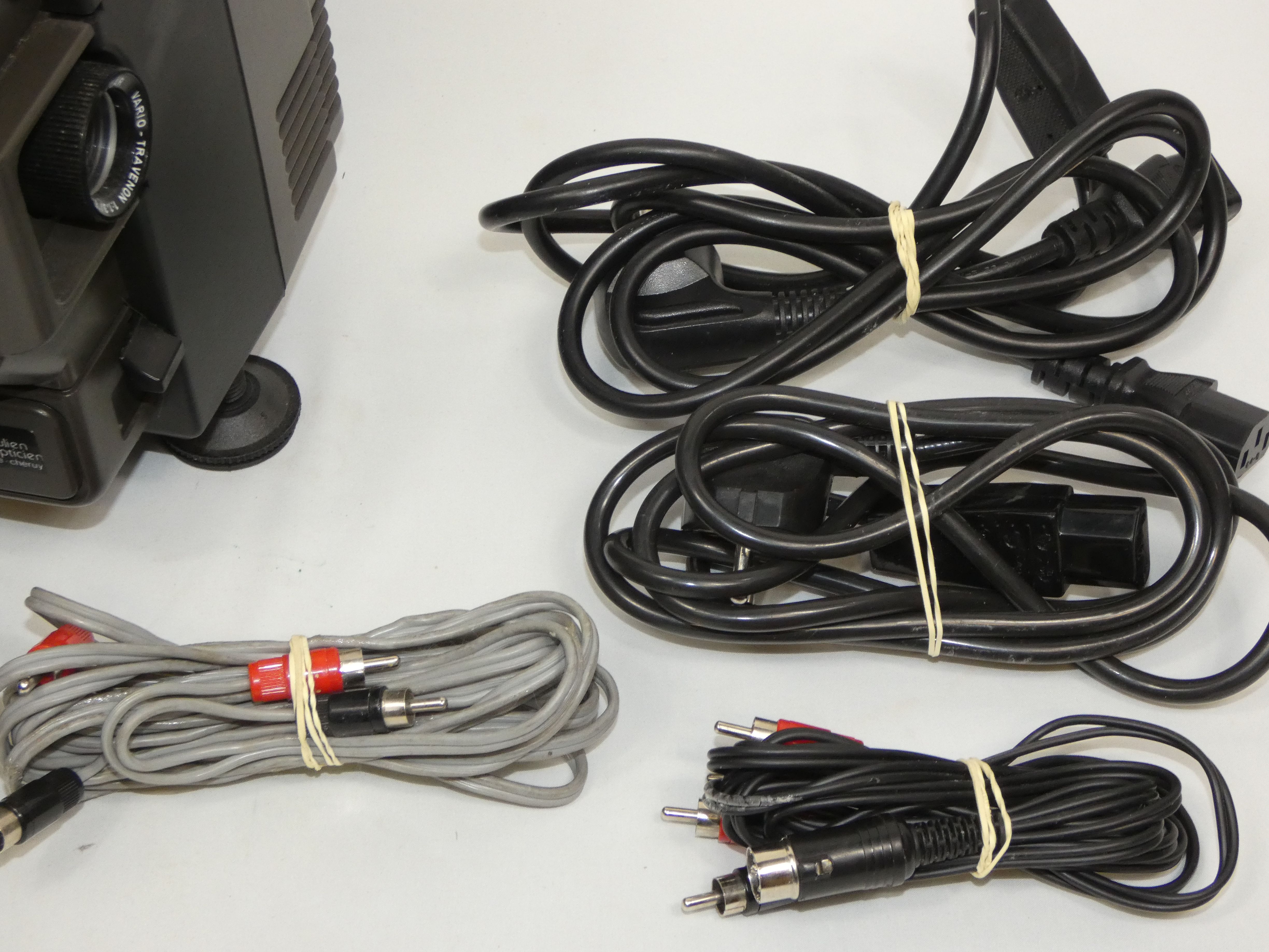 Projecteur pour film super 8 BAUER T240 Sound - Très bon état - Photo 6