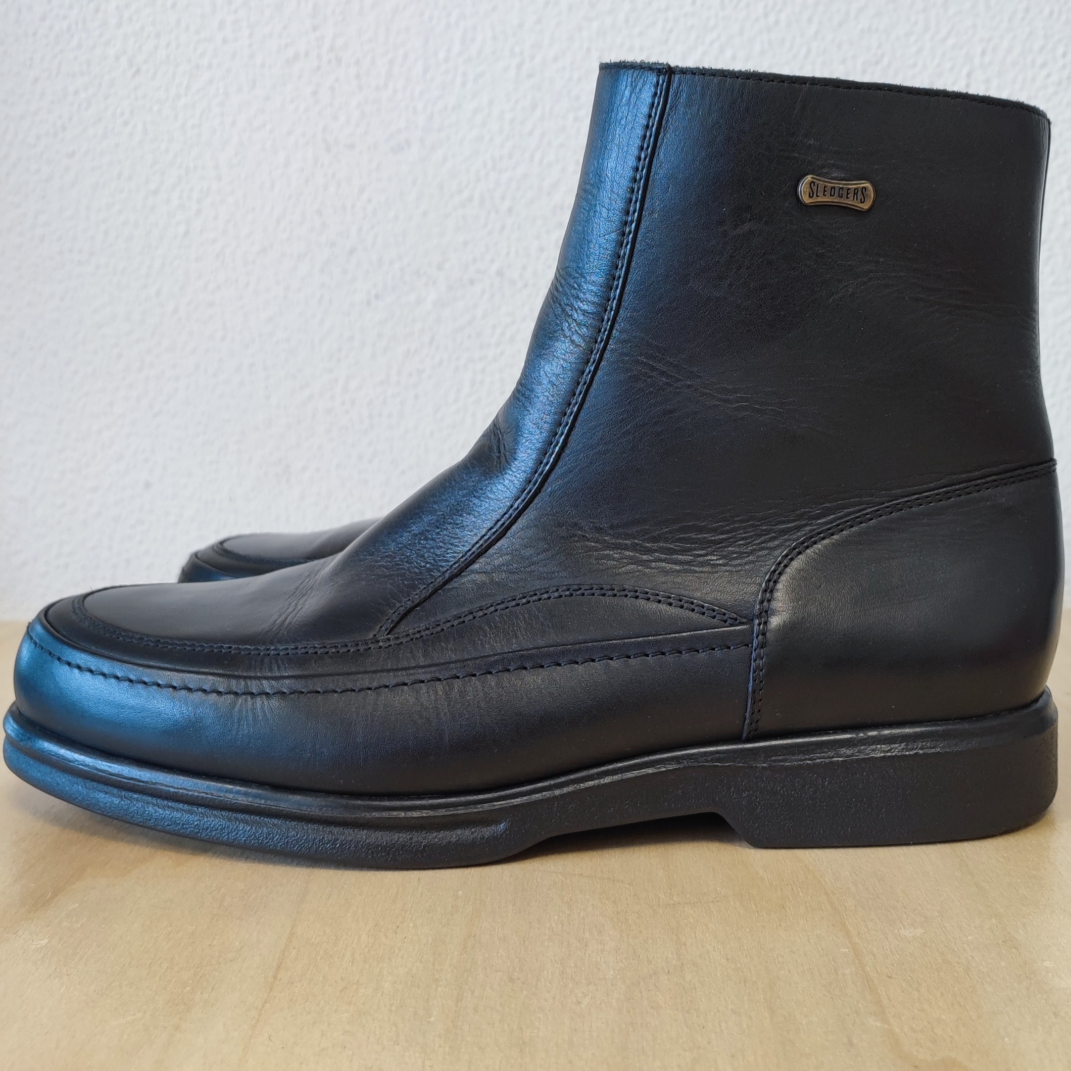 Voir photo 3 de SLEDGERS - Boots en cuir - T43 - Homme SLEDGERS - Boots en cuir - T43 - Homme Bon état - Vue 3 -