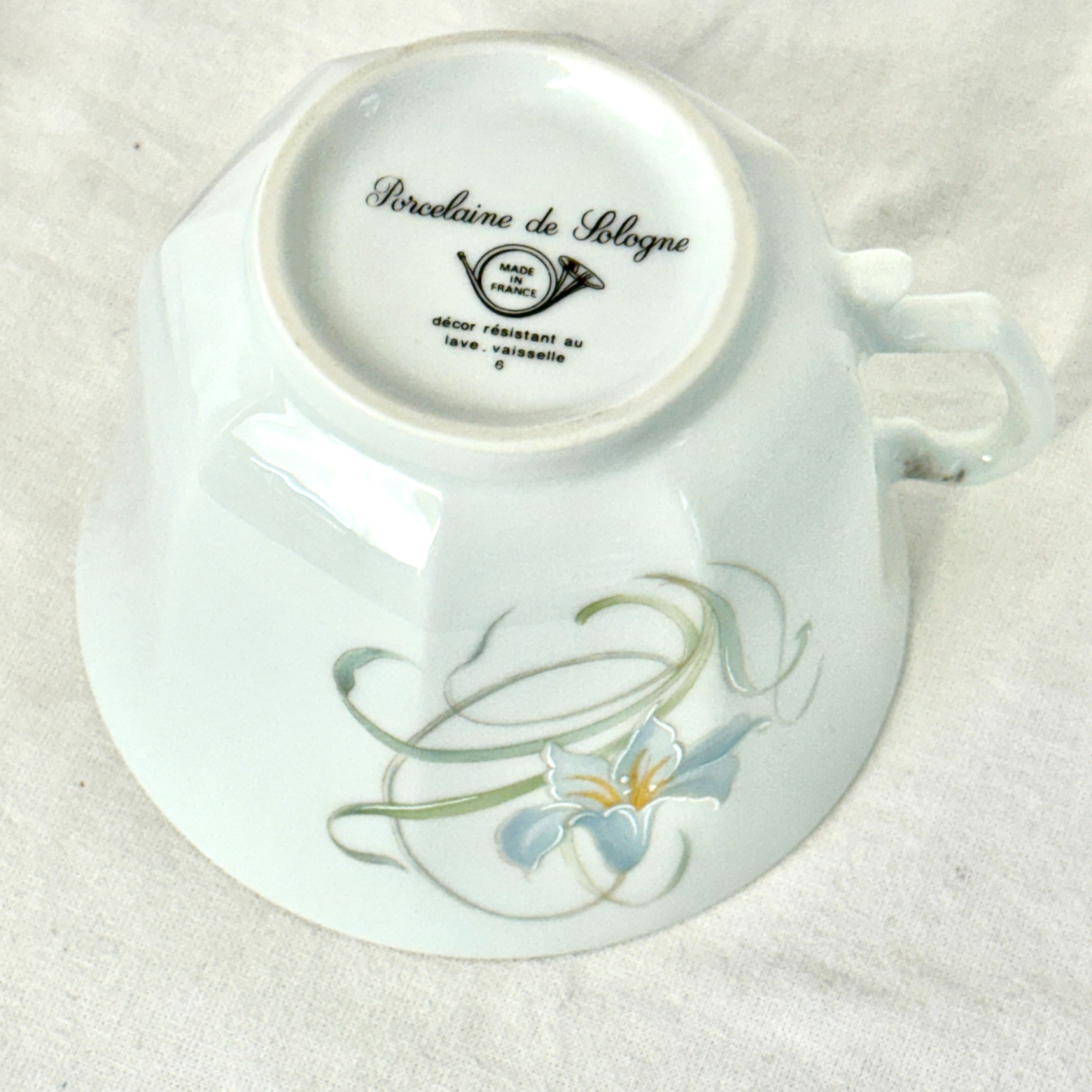 Tasse à Thé Avec Soucoupe Arcopal France - Décor Fleurs De Chocolat - Blanc, Verre