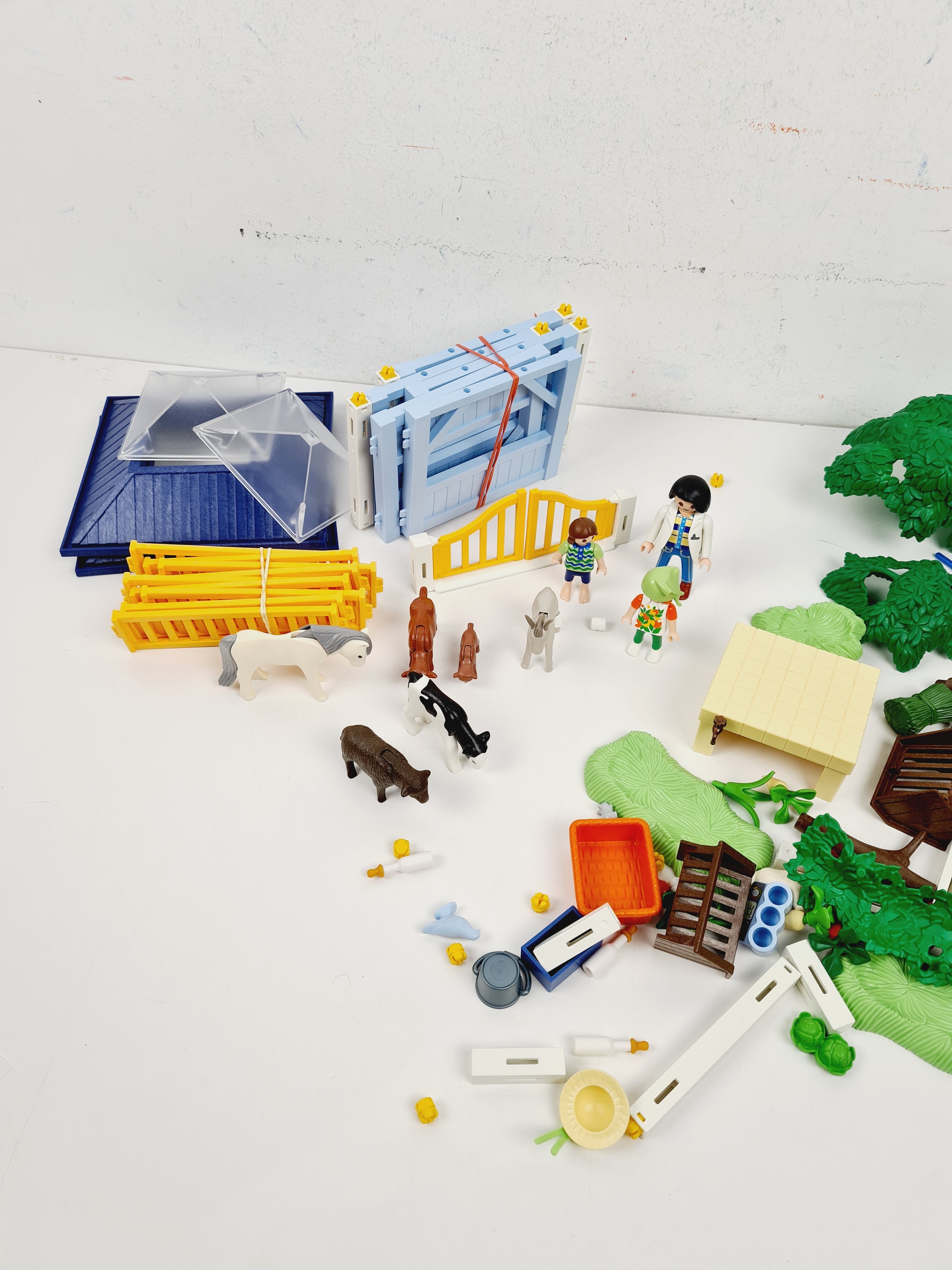 Voir photo 4 de Playmobil - 4344 - Centre de soin animalier - Dès 4 ans Playmobil - 4344 - Centre de soin animalier - Dès 4 ans - Vue 4 -
