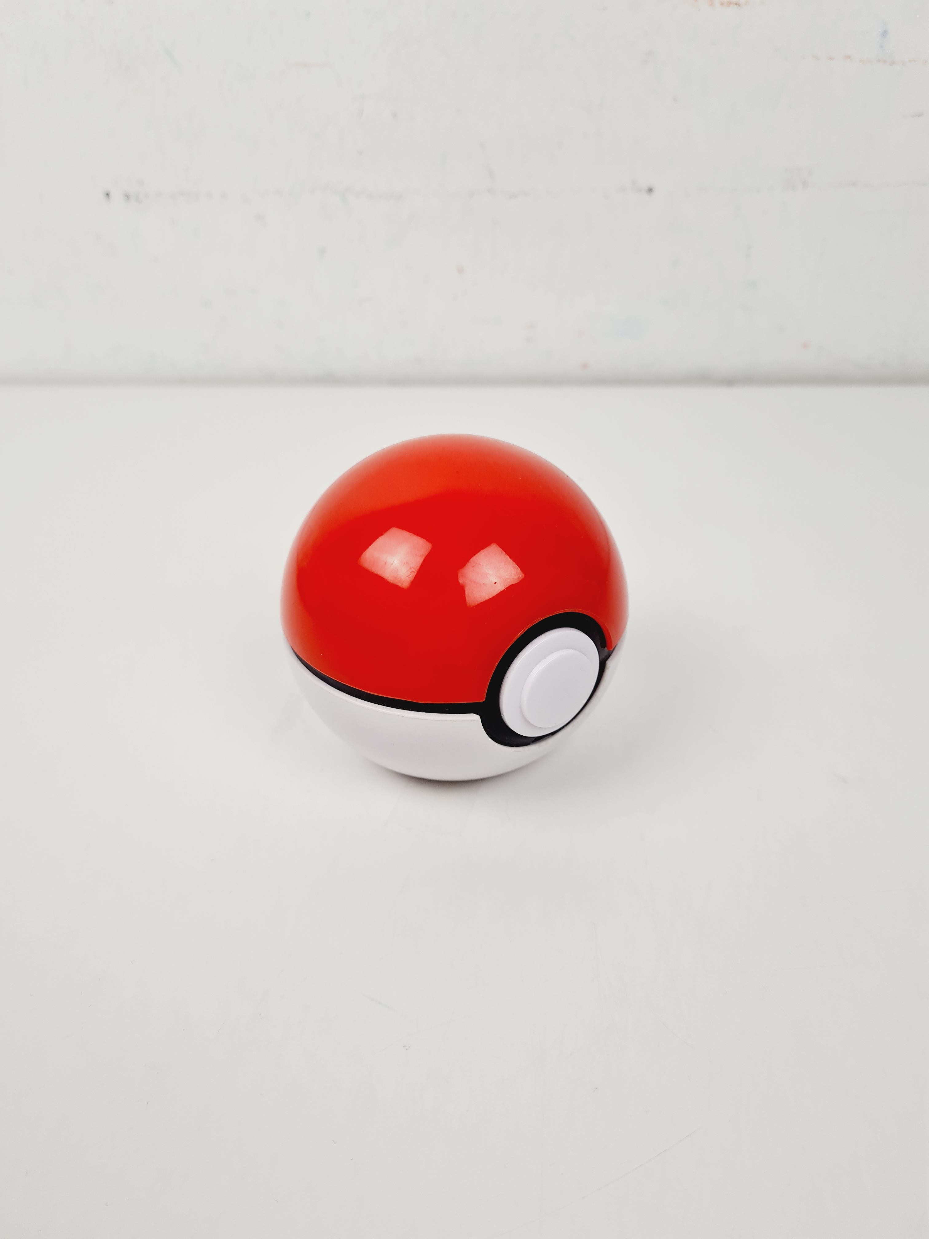 Voir photo 2 de Figurine - Pokémon - Dresseur - Guess - Edition Kanto Bandai - 6 ans Figurine - Pokémon - Dresseur - Guess - Edition Kanto Bandai - 6 ans Bon état - Vue 2 -
