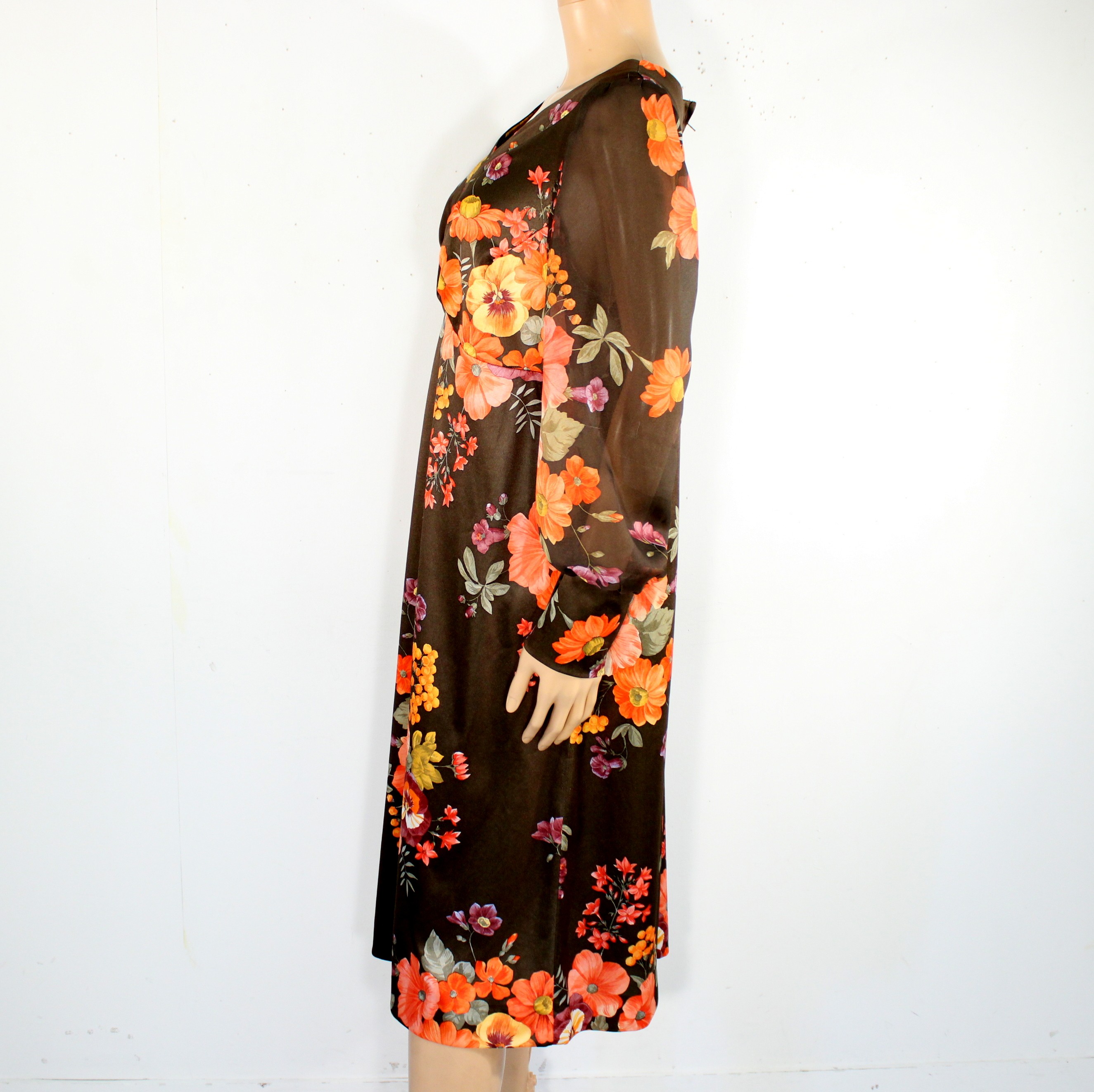 Voir photo 3 de Robe Vintage Marron Fleurie Orange Taille Estimée XL Robe Vintage Marron Fleurie Orange Taille Estimée XL - Vue 3 -