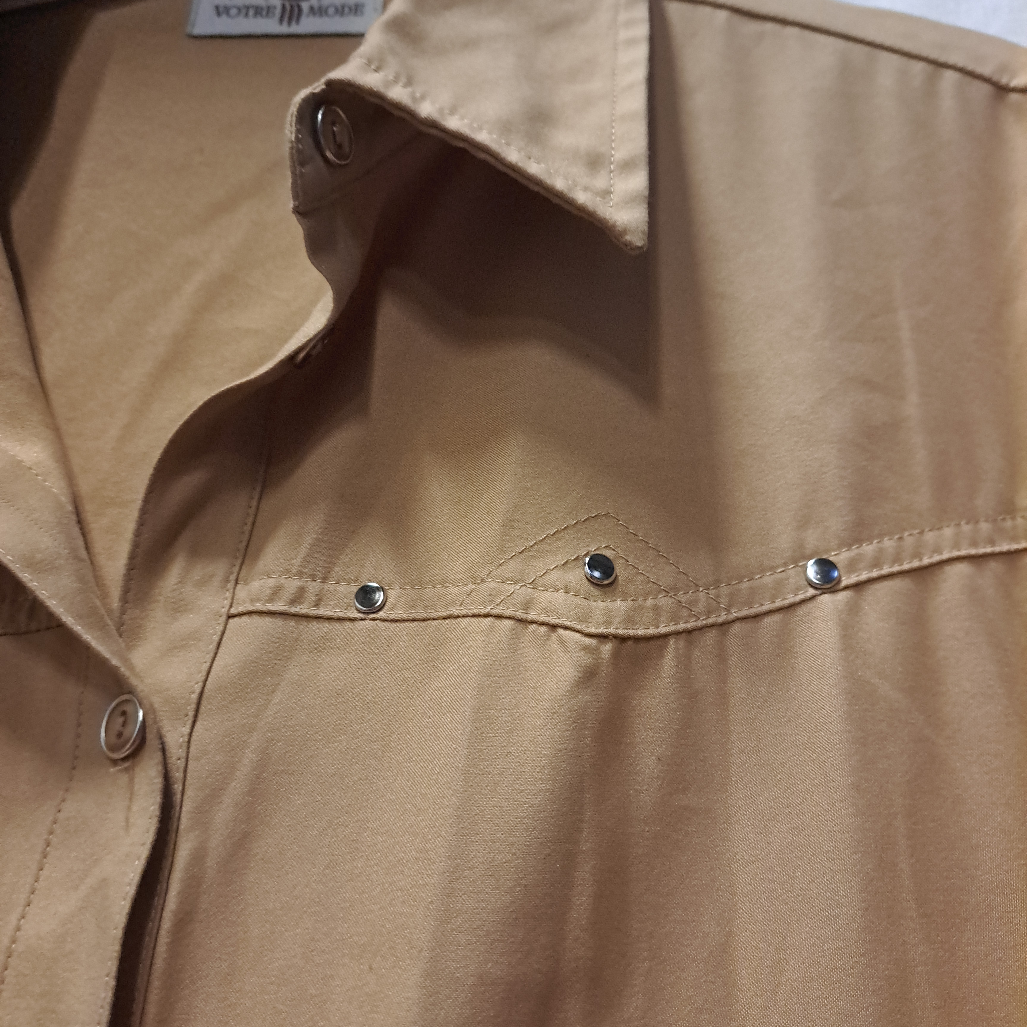 CHEMISIER Beige à manches courtes 