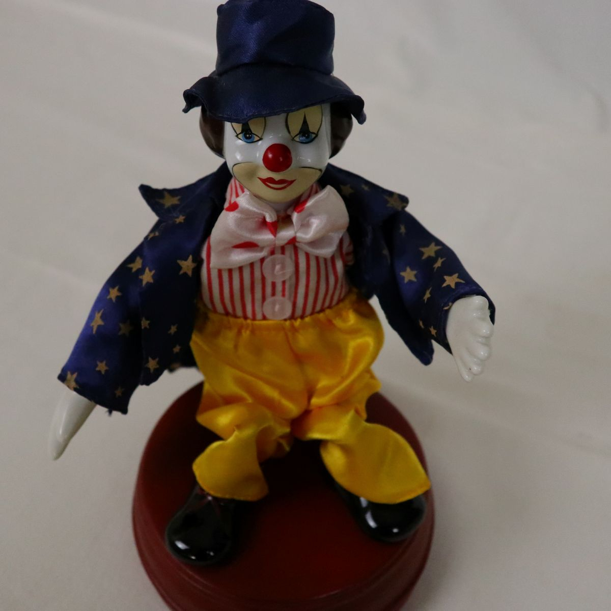 Clown automate sur socle - Boite à musique - Poupée porcelaine Comme neuf - Vue 6 - 