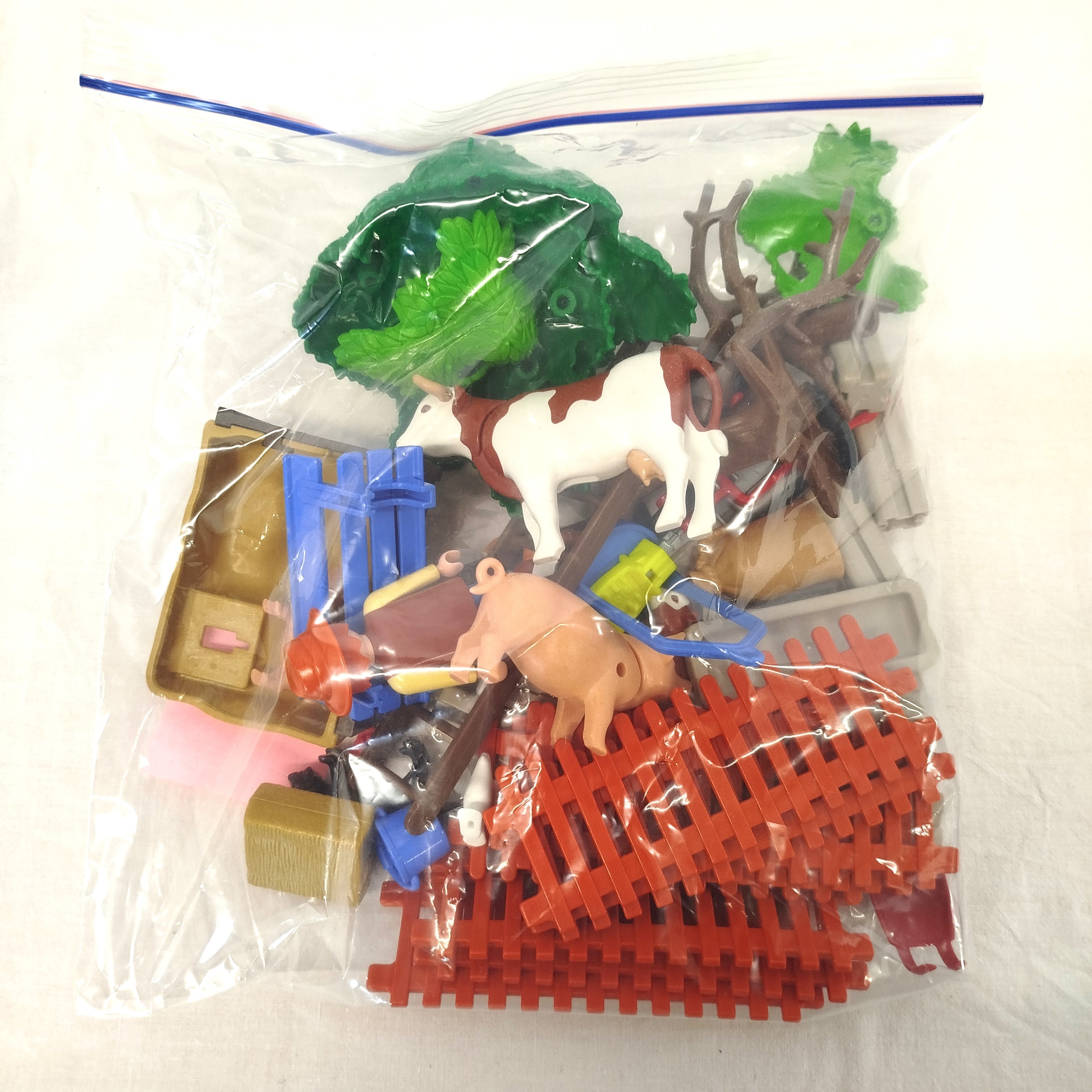 Voir photo 3 de Ferme PLAYMOBIL 3072 Ferme PLAYMOBIL 3072 Bon état - Vue 3 -