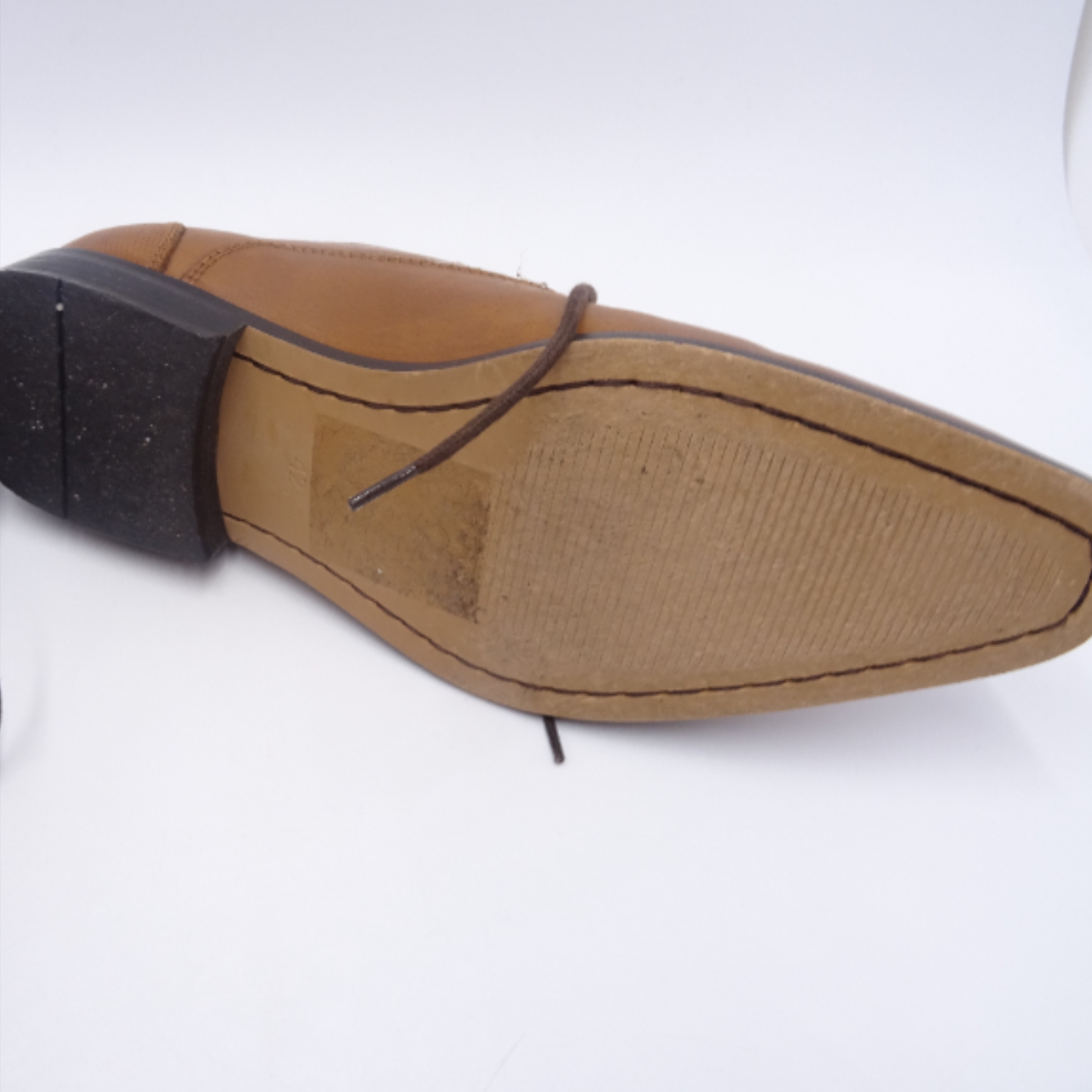 Voir photo 6 de Paire de chaussure homme pointure 42. Paire de chaussure homme pointure 42. Très bon état - Vue 6 -