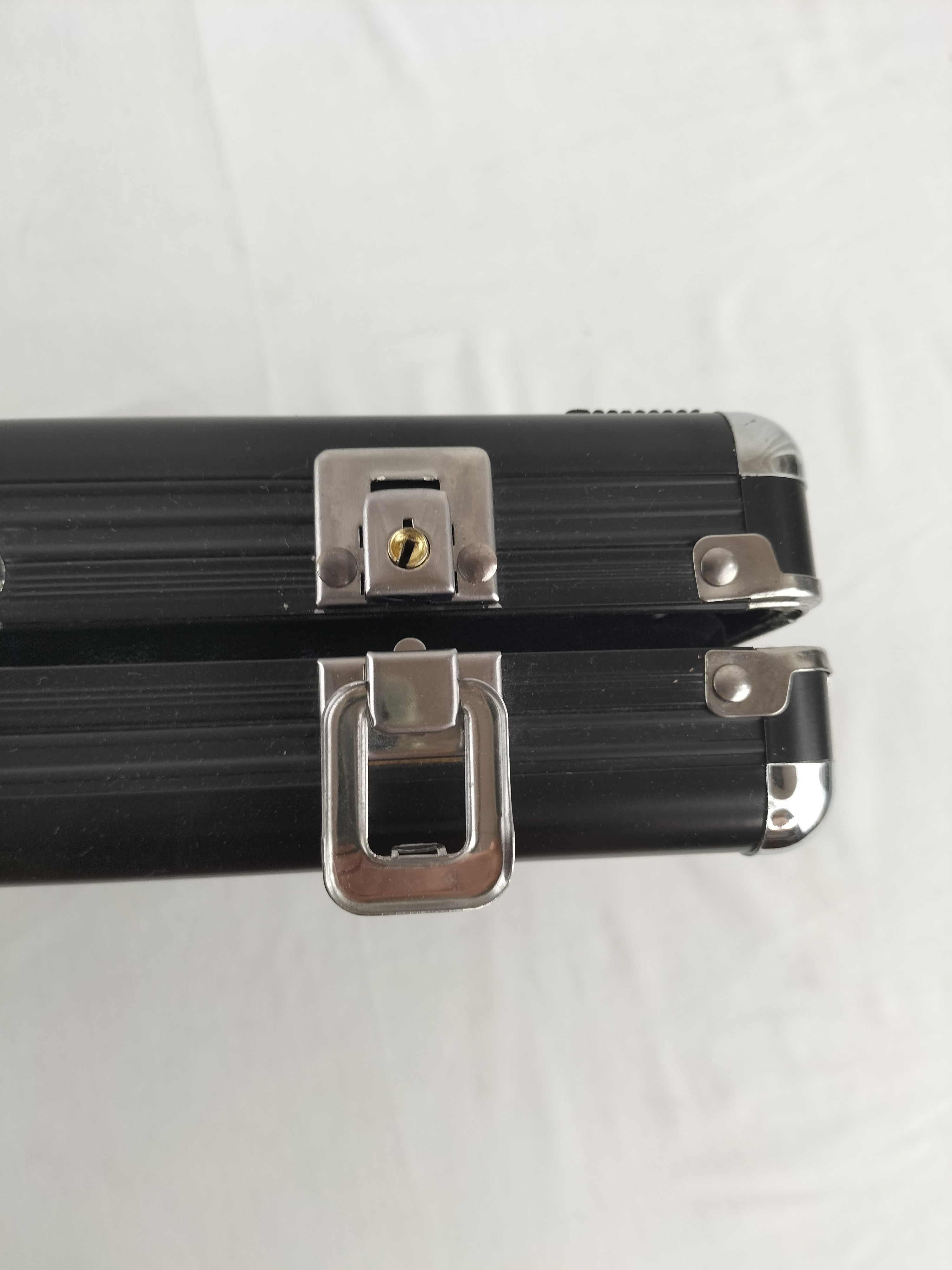 🎲♠️ MALLETTE DE POKER COMPLÈTE – JETONS + CARTES + DEALER ♣️♦️ Très bon état - Vue 4 - 