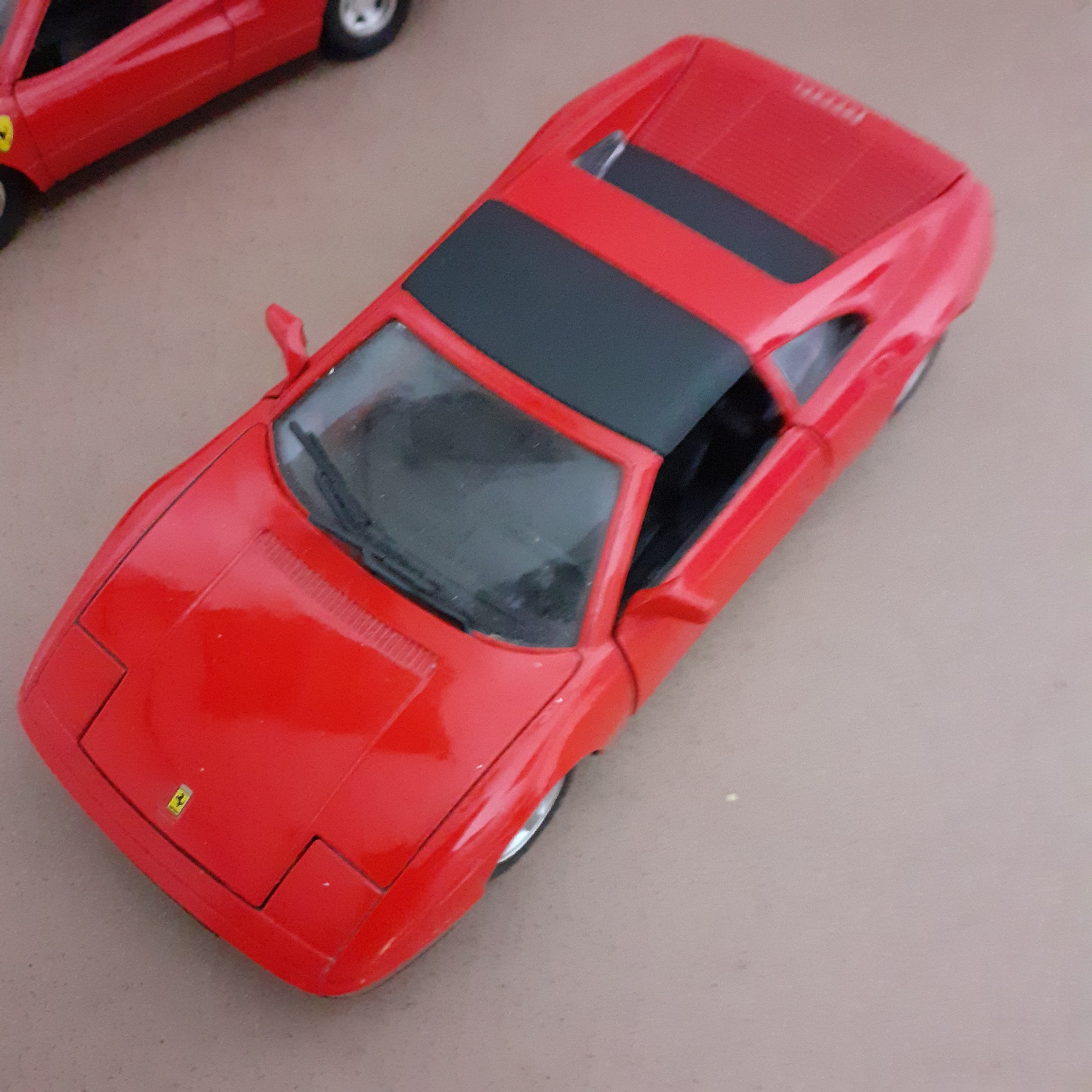 Lot de 2 voitures miniatures (1/24) FERRARI Bon état - Vue 3 - 