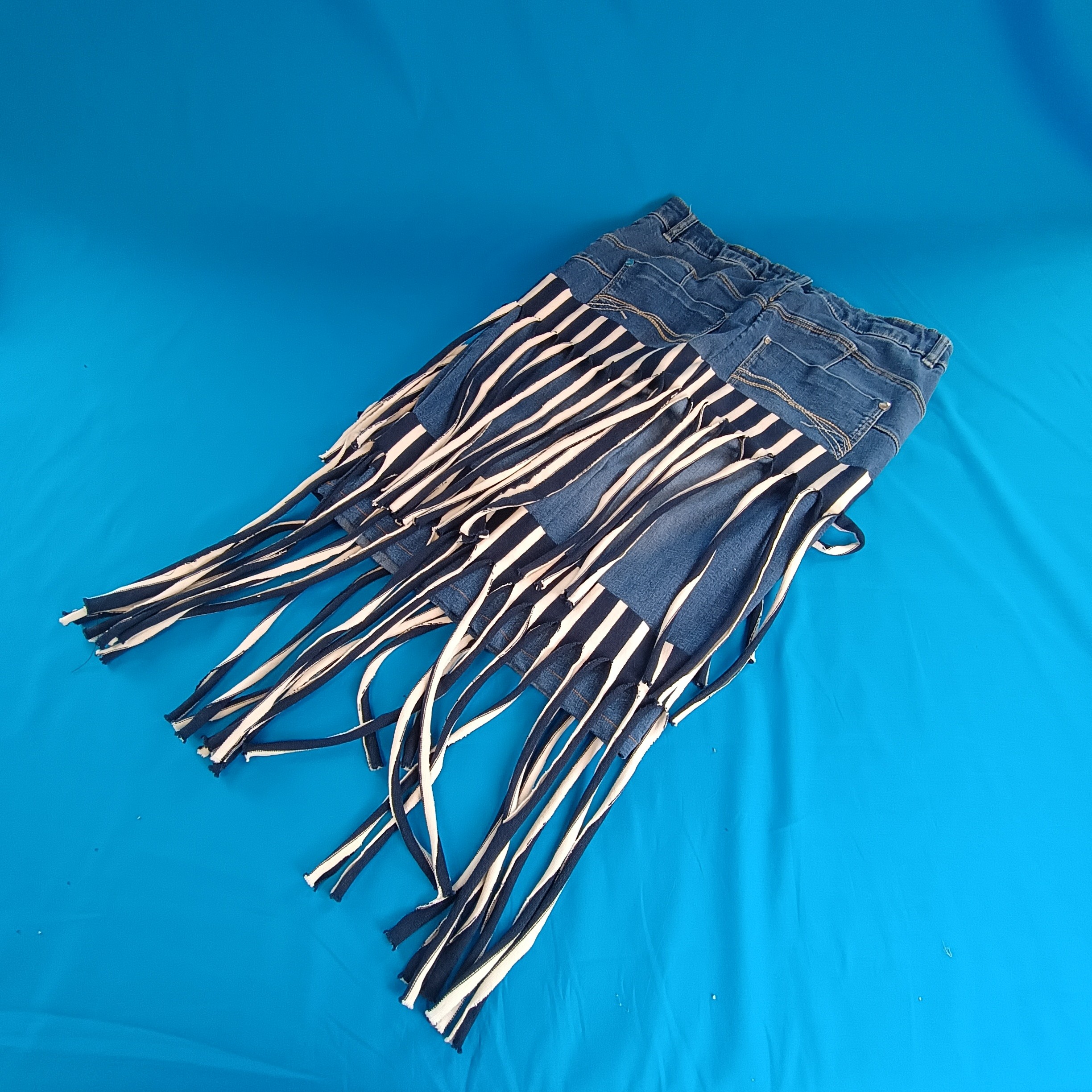 Jupe en Jean's avec franges Comme neuf - Vue 2 - 