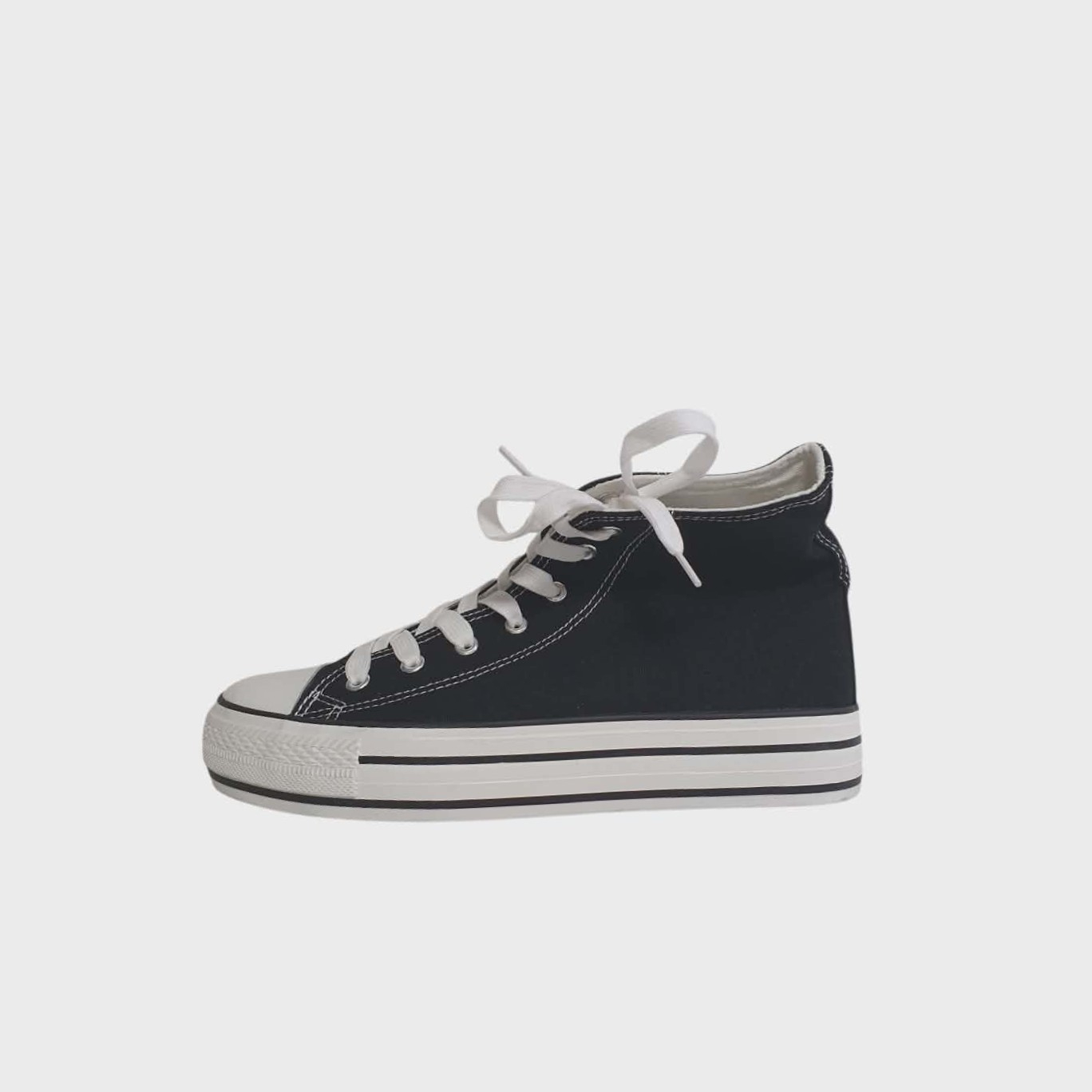 Voir photo 2 de Baskets Noires En Toile Montantes unisexe - Campus - 41 Baskets Noires En Toile Montantes unisexe - Campus - 41 Comme neuf - Vue 2 -