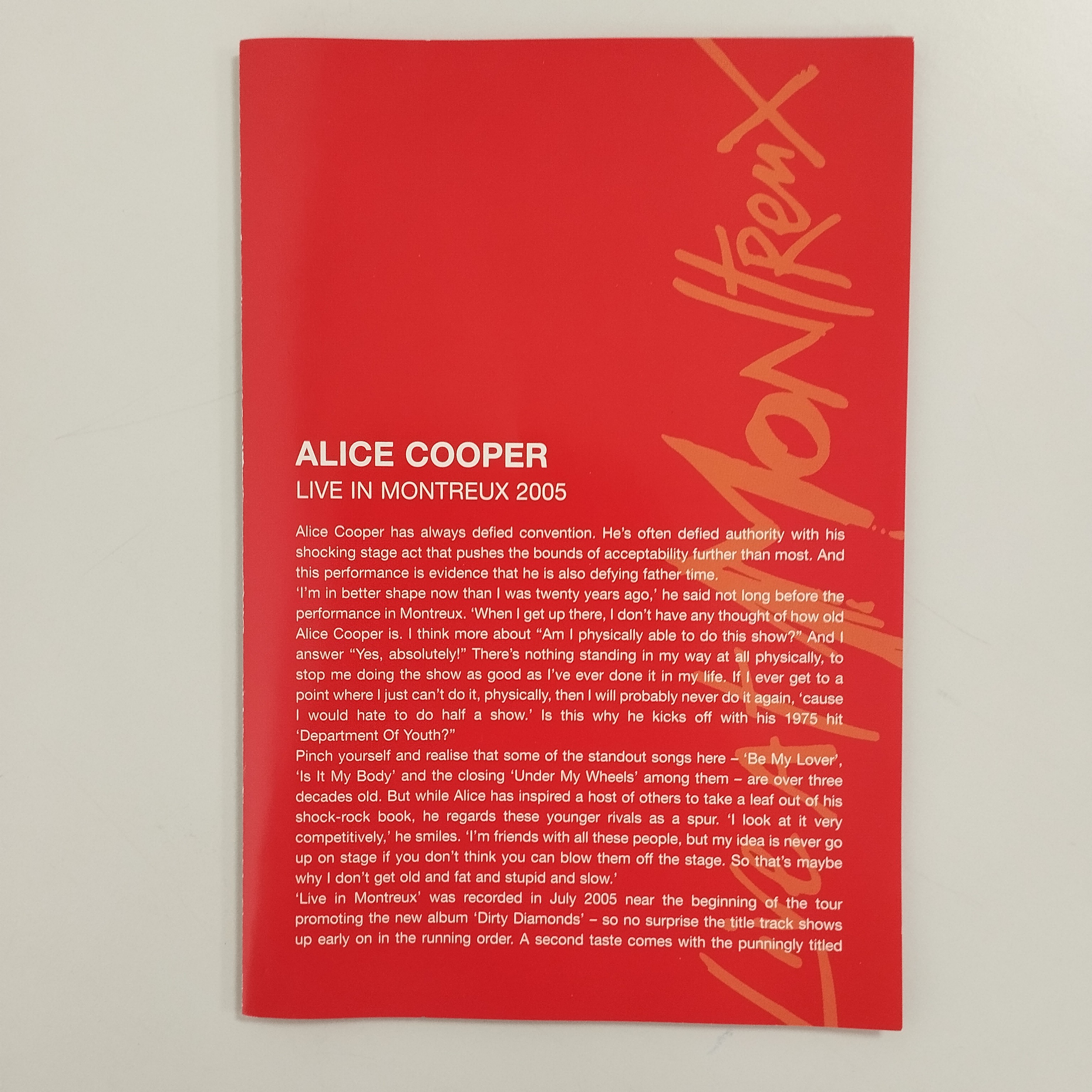 Voir photo 8 de Lot de 2 DVD musicaux hard rock : Alice Cooper Trashes the World / Alice Cooper Live at Montreux Lot de 2 DVD musicaux hard rock : Alice Cooper Trashes the World / Alice Cooper Live at Montreux Comme neuf - Vue 8 -