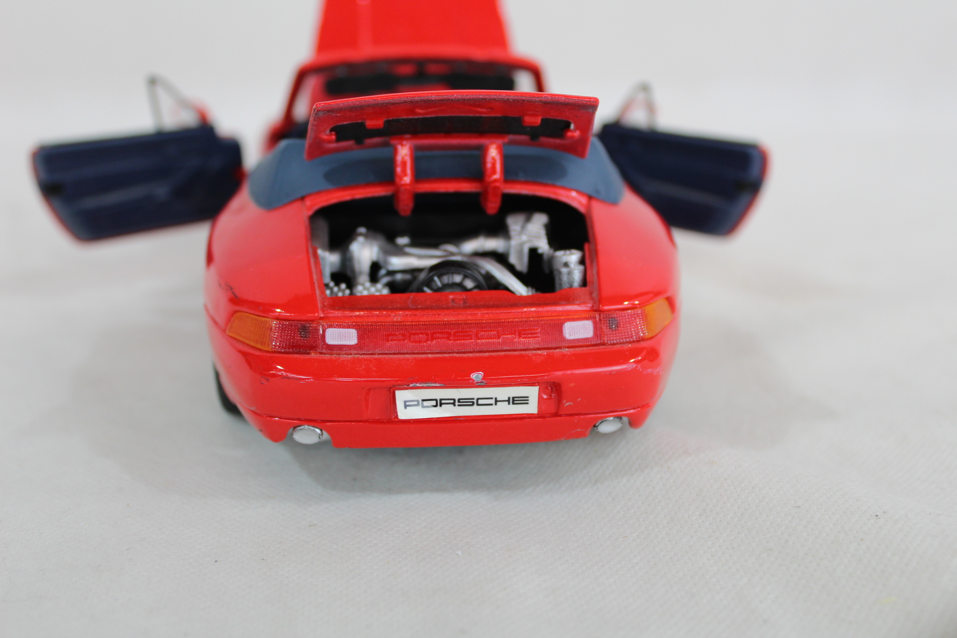 Voir photo 3 de Porsche 911 carrera cabriolet rouge Porsche 911 carrera cabriolet rouge - Vue 3 -