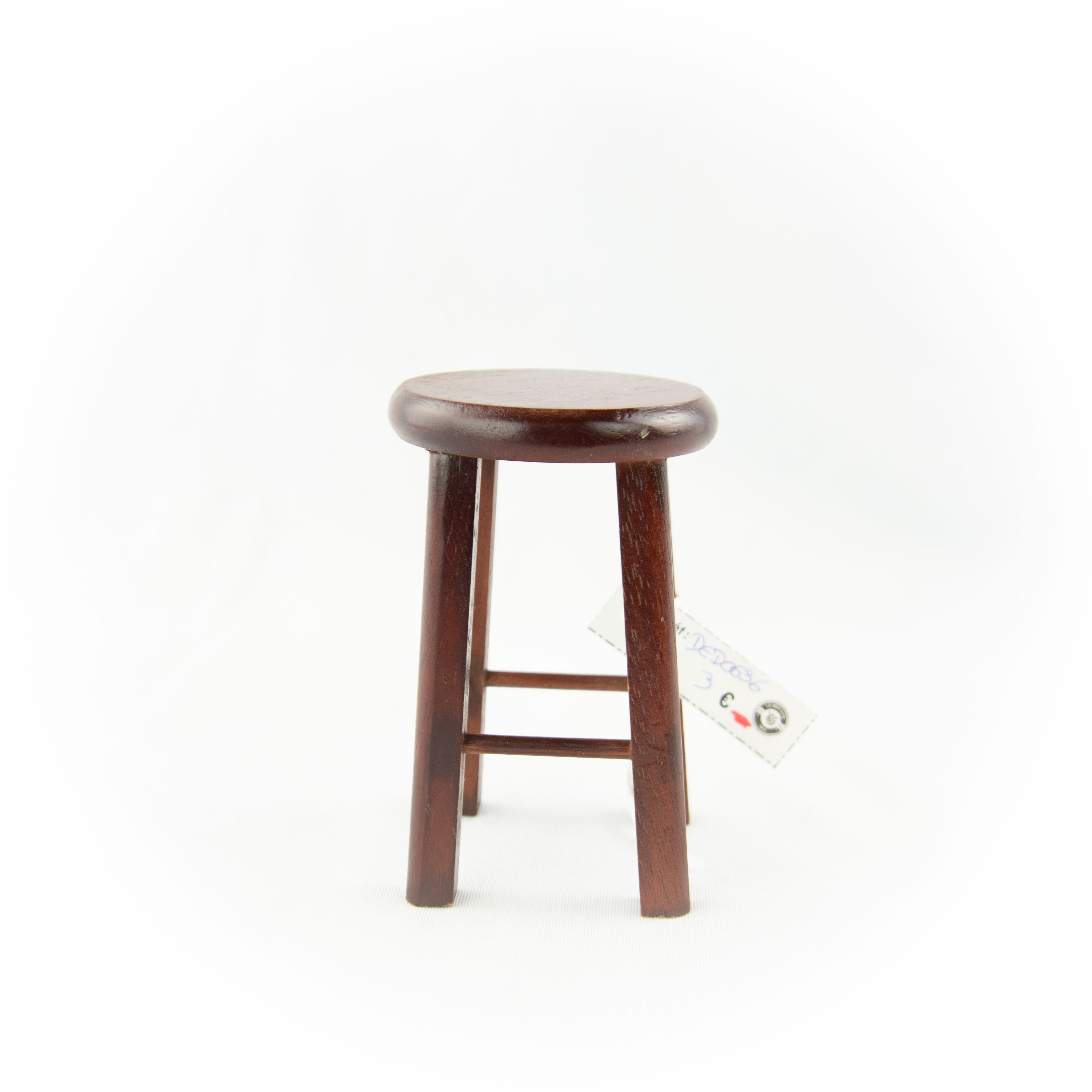 Tabouret en bois rouge de 12cm pour poupées - Photo 1