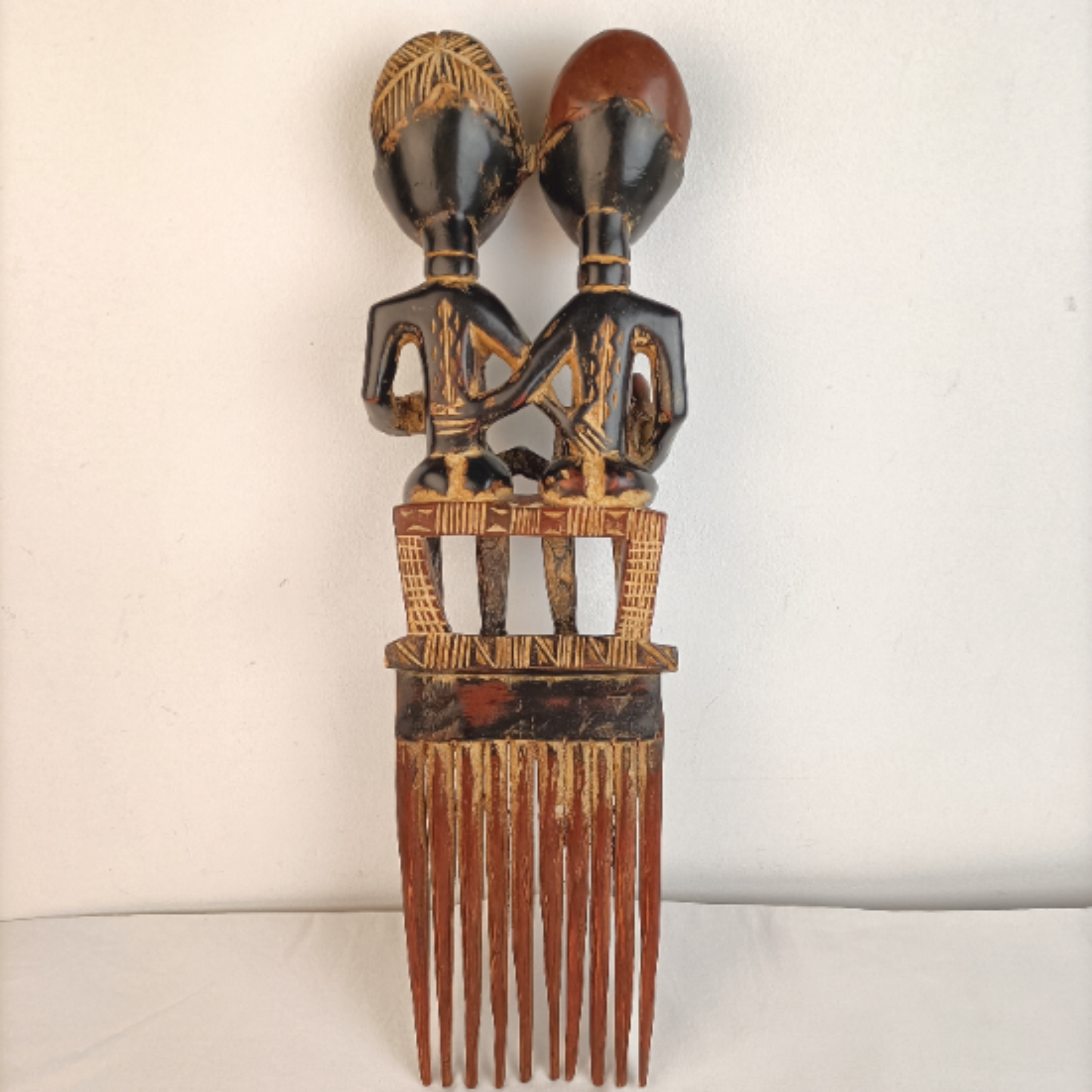 Sculpture statue peigne en bois africain - Photo 7