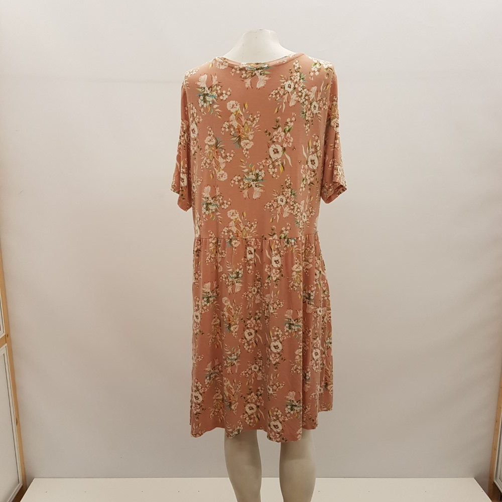 Voir photo 3 de Robe rose à fleurs - RAINBOW - Taille 44/46 Robe rose à fleurs - RAINBOW - Taille 44/46 - Vue 3 -