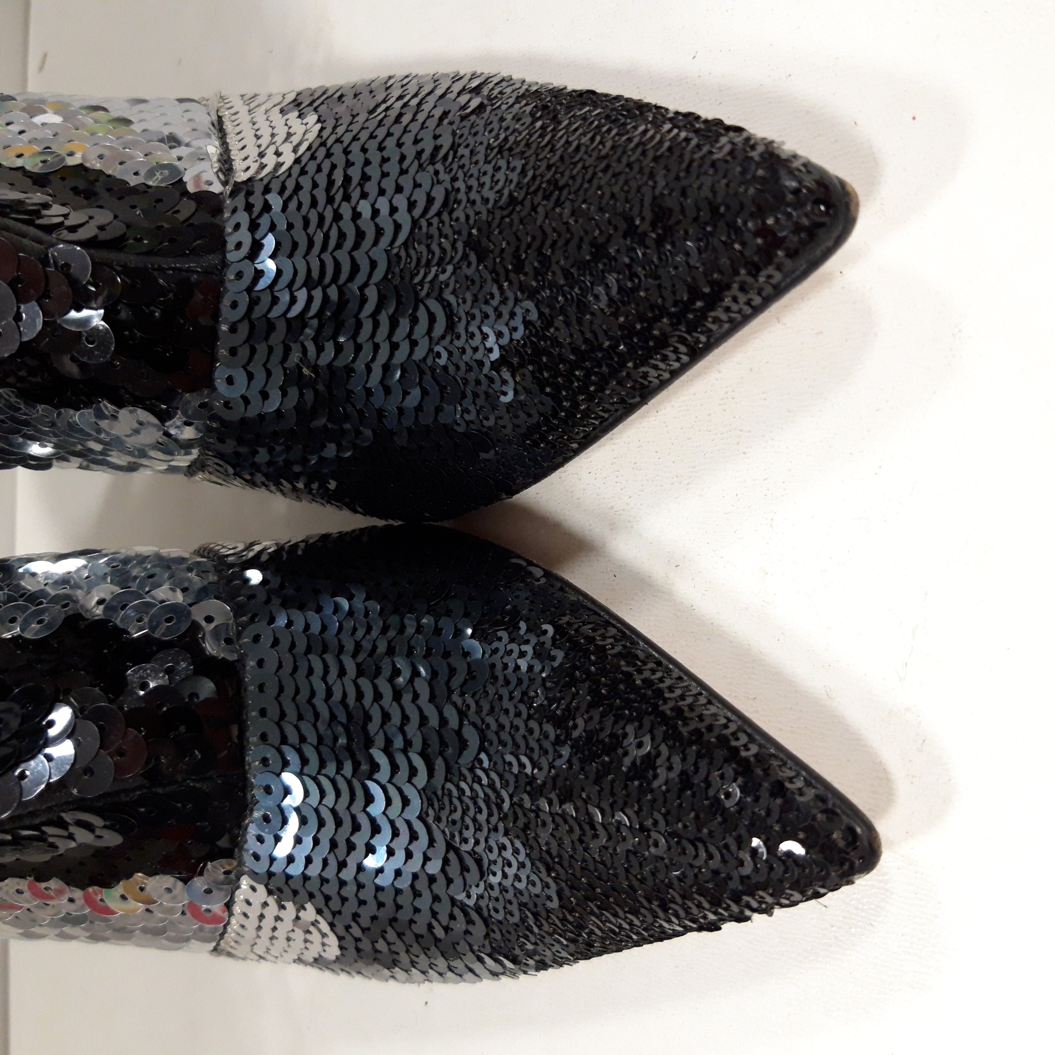 Bottines à talons noires, en cuir décor pailleté Ernest Paris Très bon état - Vue 4 - 