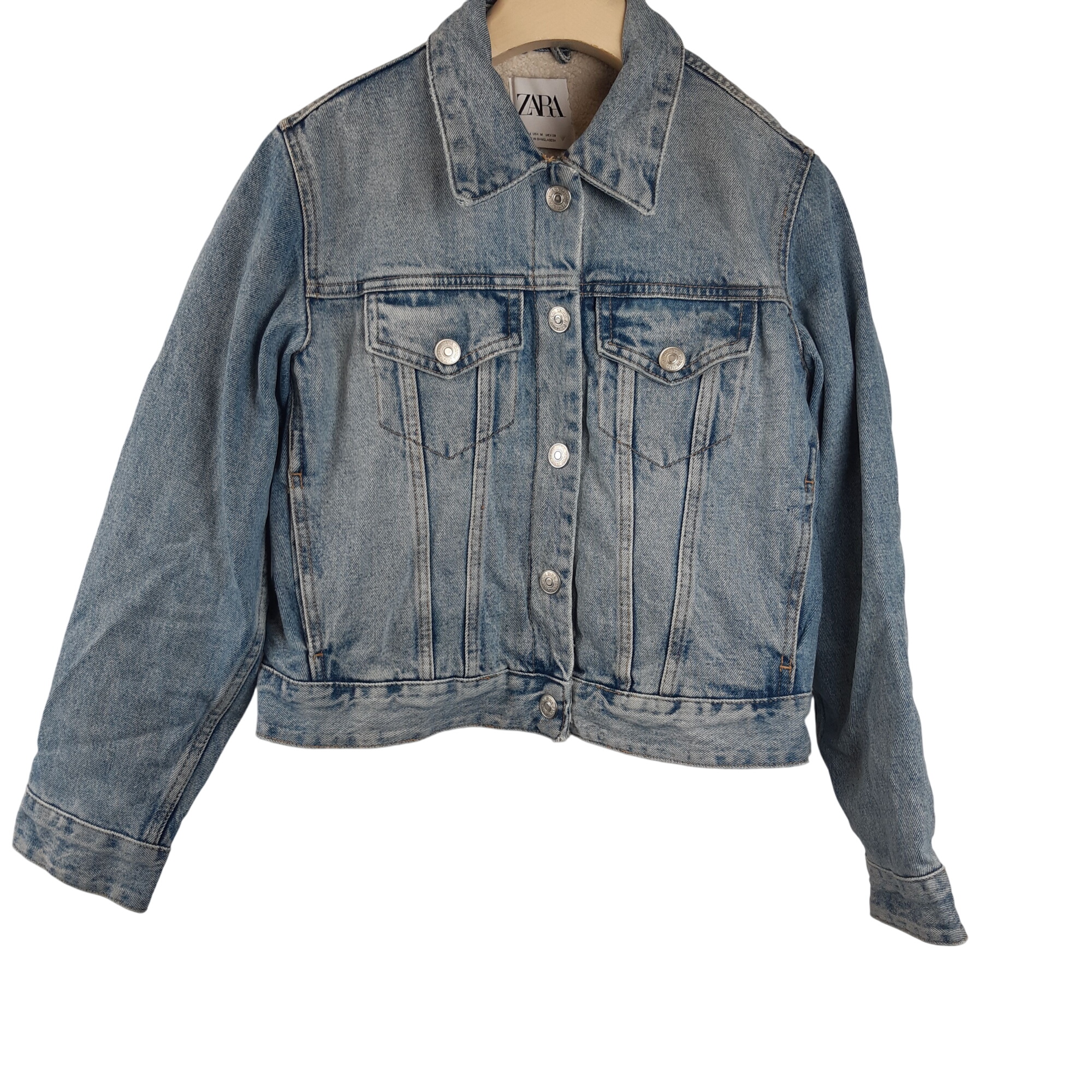 Acheter Zara - Veste bleue coton fourrée - Taille M (estimée 42) Très bon état - 18,00 € Zara - Veste bleue coton fourrée - Taille M (estimée 42) Très bon état - reconditionné disponible sur Label Emmaüs