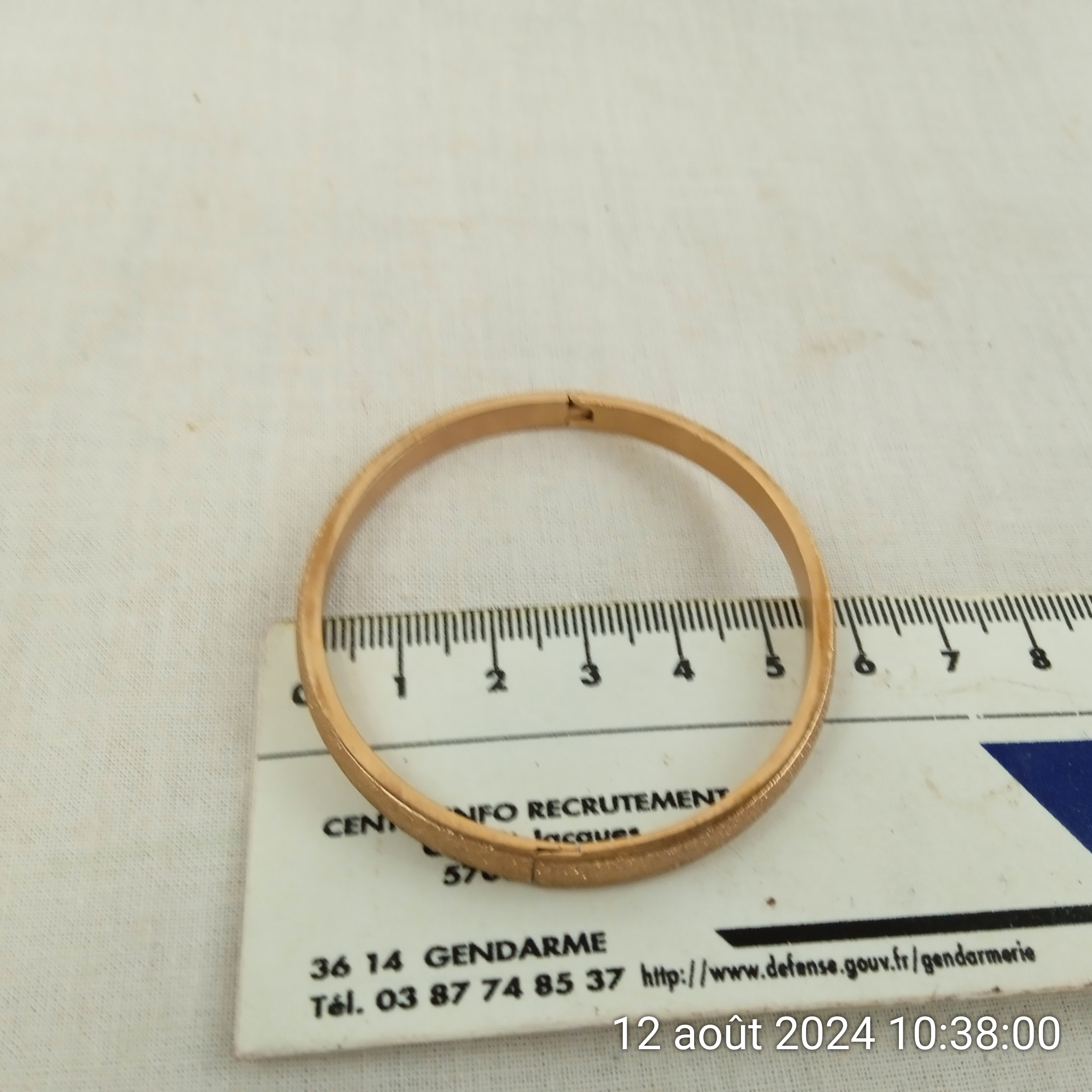Voir photo 7 de Lot de 3 bracelets vintage en laiton nacre Lot de 3 bracelets vintage en laiton nacre Bon état - Vue 7 -