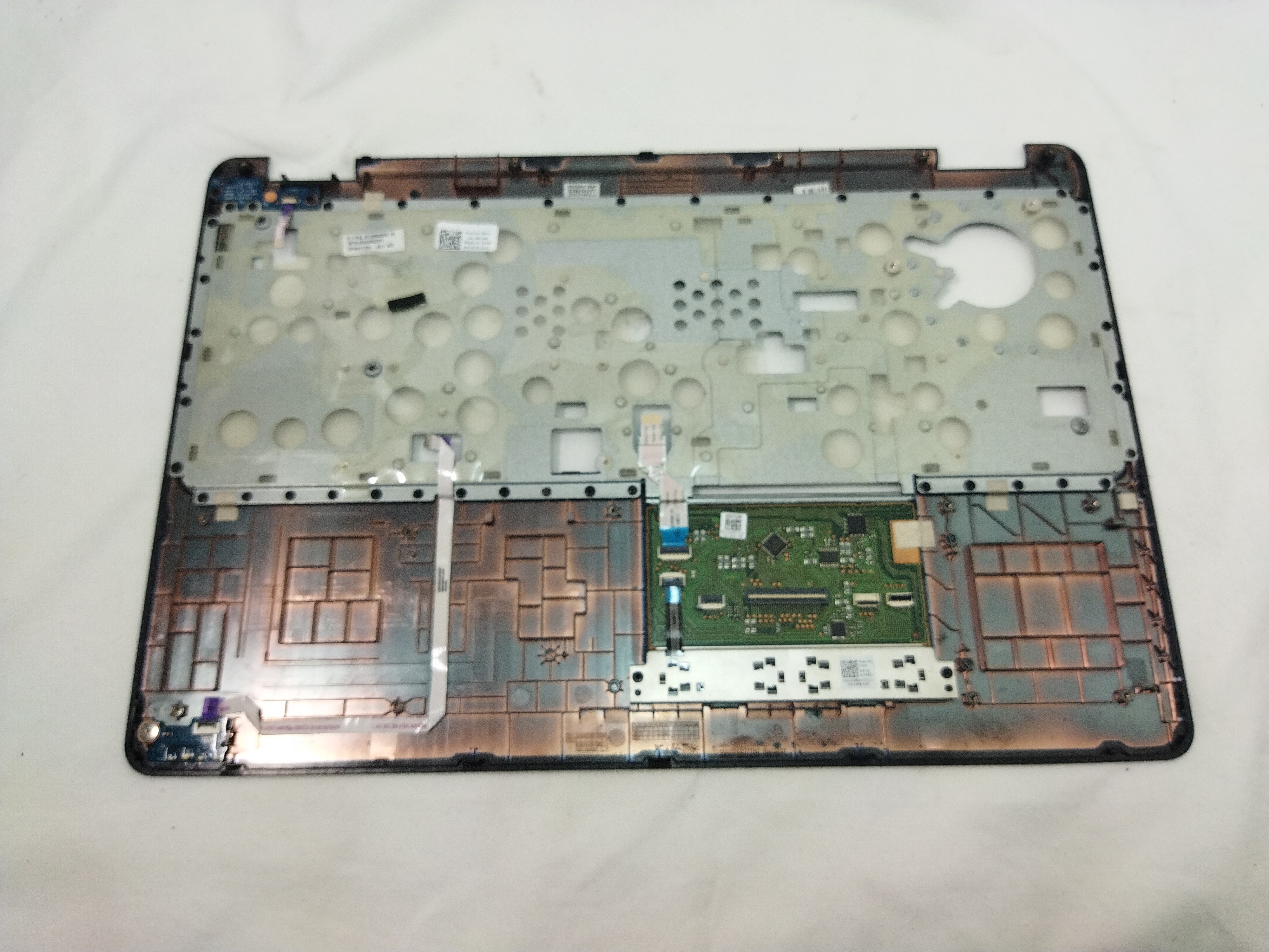 Capot avant de PC portable Dell Latitude E5550. Bon état - Vue 2 - 