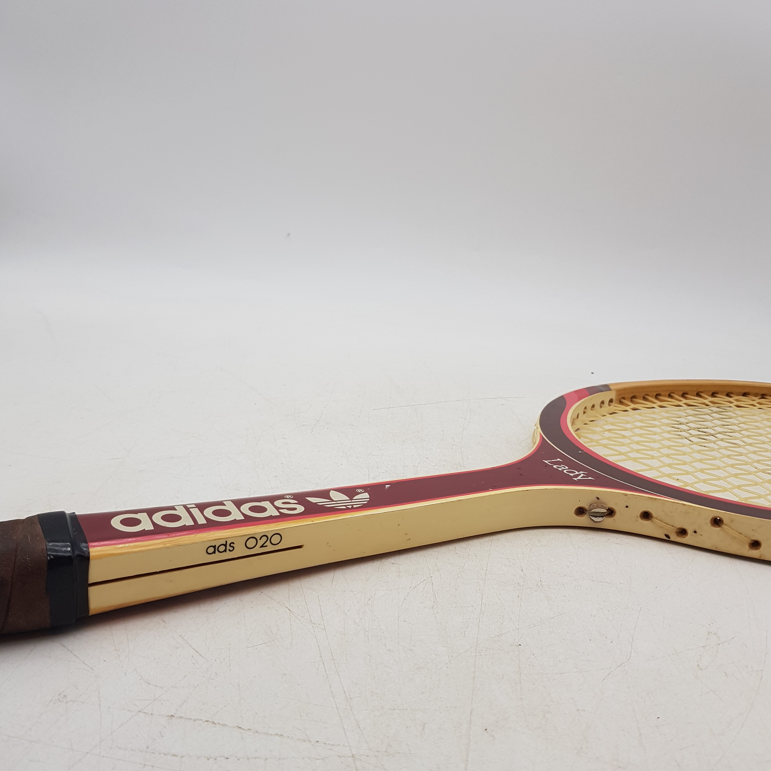 Voir photo 4 de Raquette de tennis Adidas vintage modèle Lady Raquette de tennis Adidas vintage modèle Lady Bon état - Vue 4 -