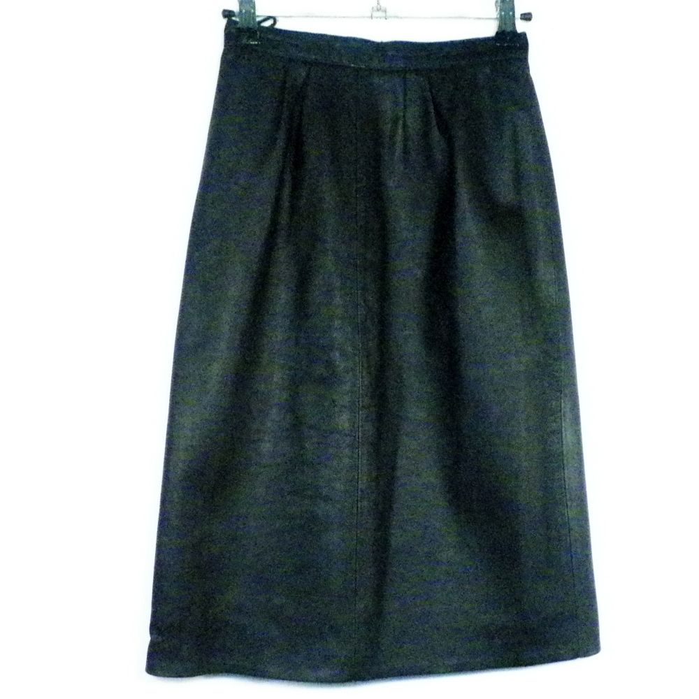 Jupe En Cuir Noir Taille Estimée 34  -  reconditionné disponible sur Label Emmaüs