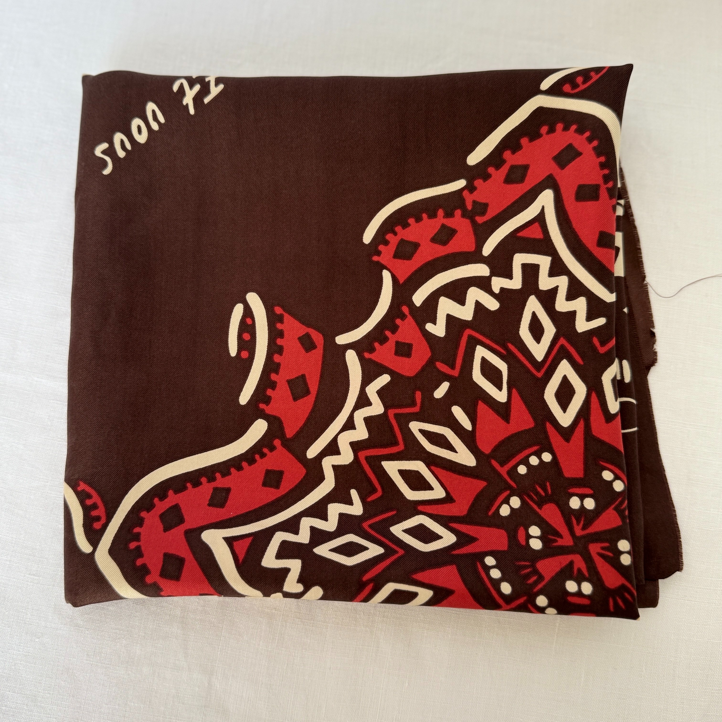 Foulard en soie naturelle - ourlet roulé à la main Bon état - Vue 4 - 